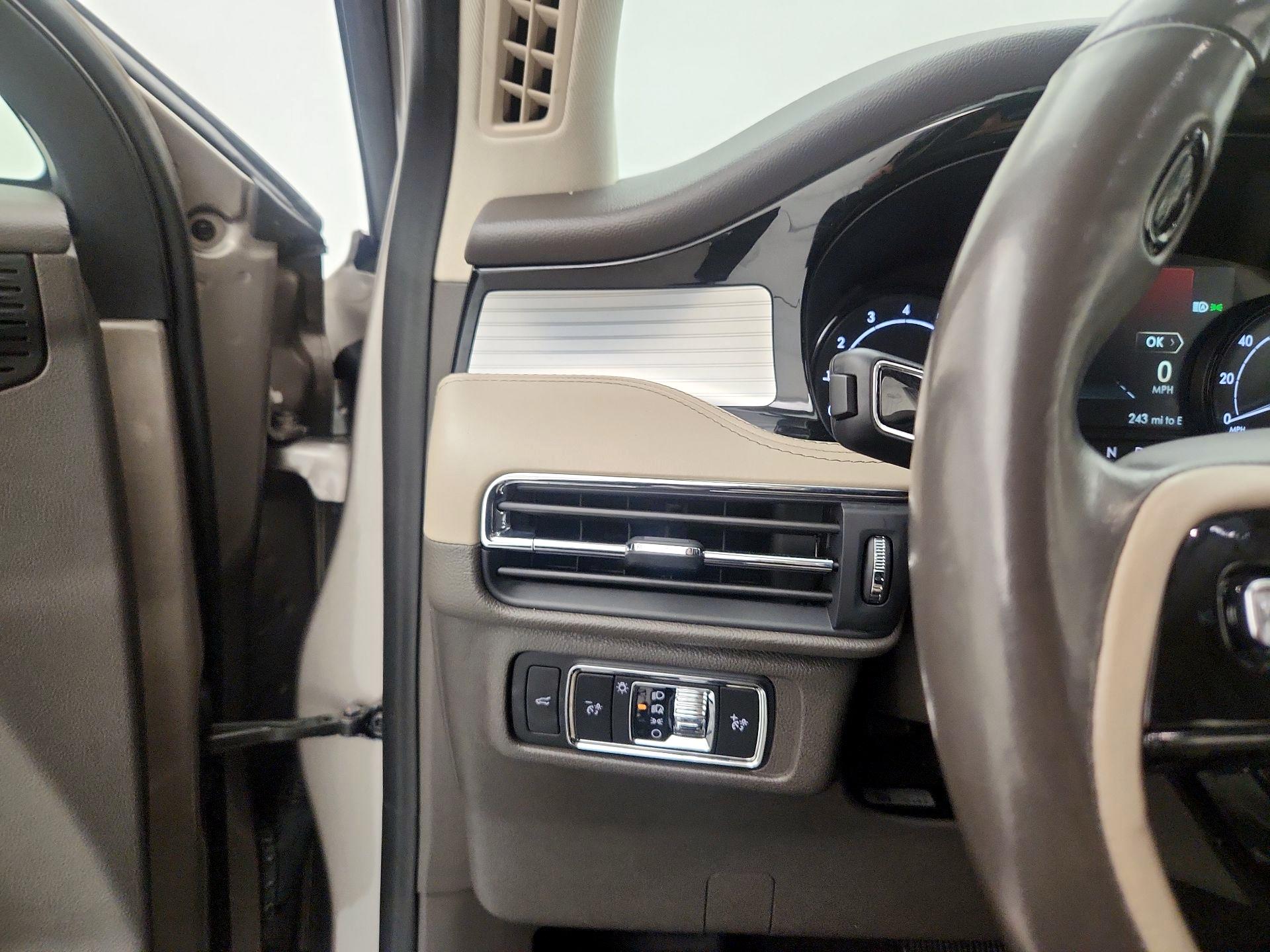 Thumbnail: 2021 Lincoln Corsair - 13