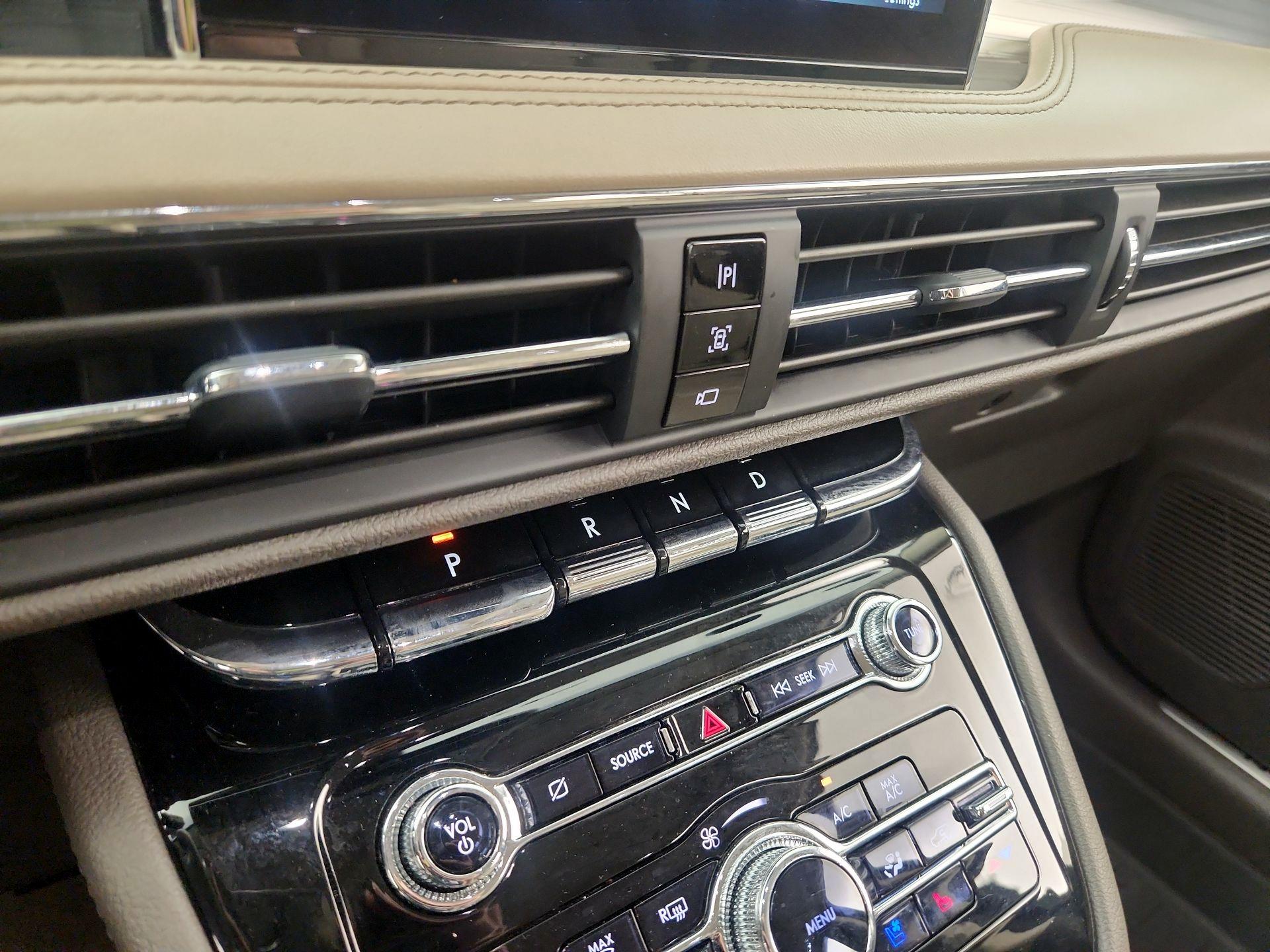 Thumbnail: 2021 Lincoln Corsair - 18