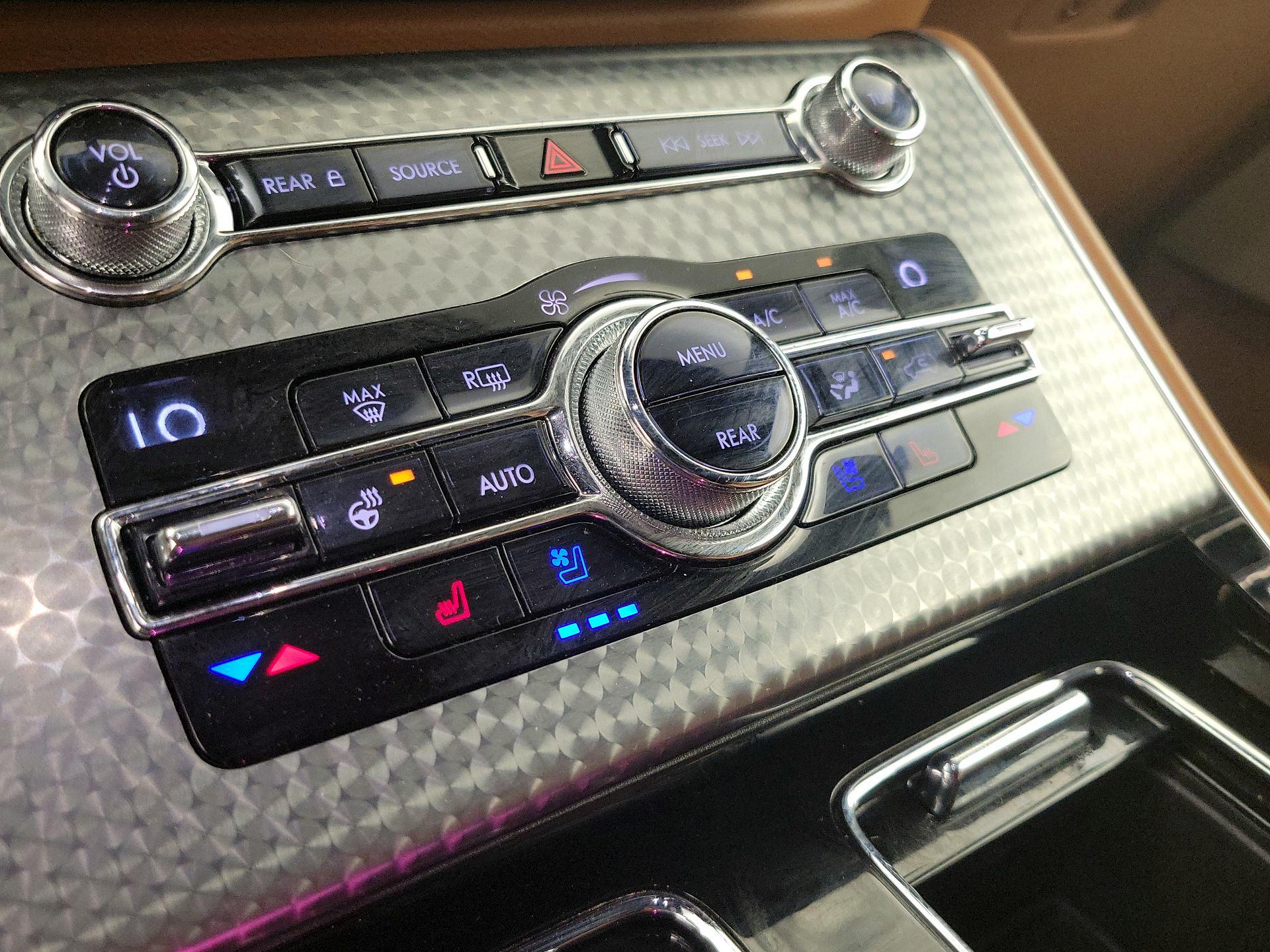 Thumbnail: 2020 Lincoln Aviator - 17