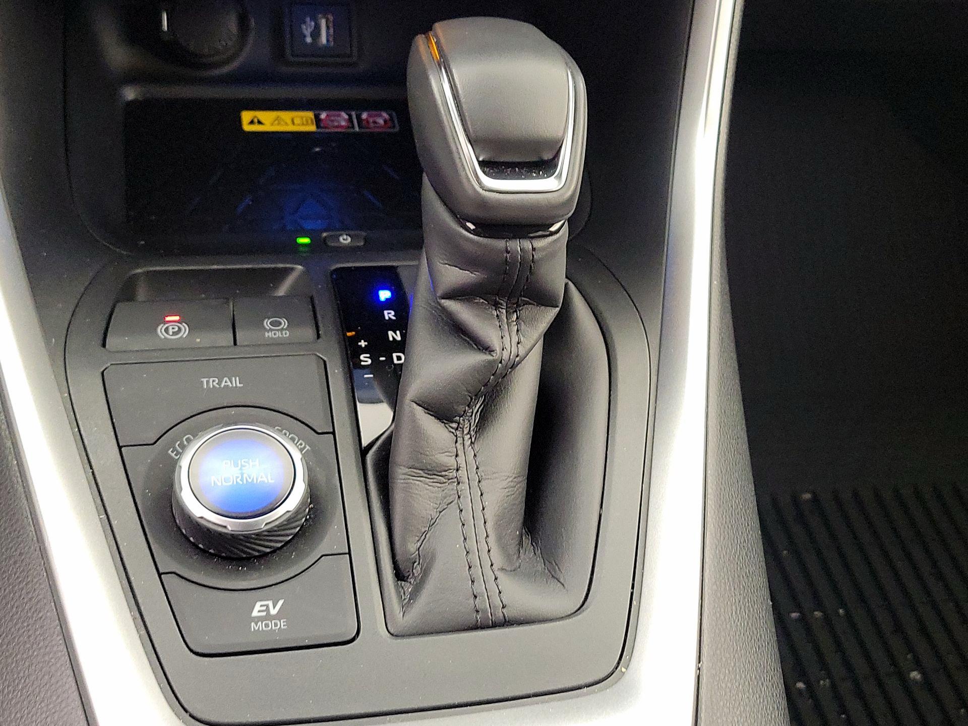 Thumbnail: 2024 Toyota RAV4 - 17