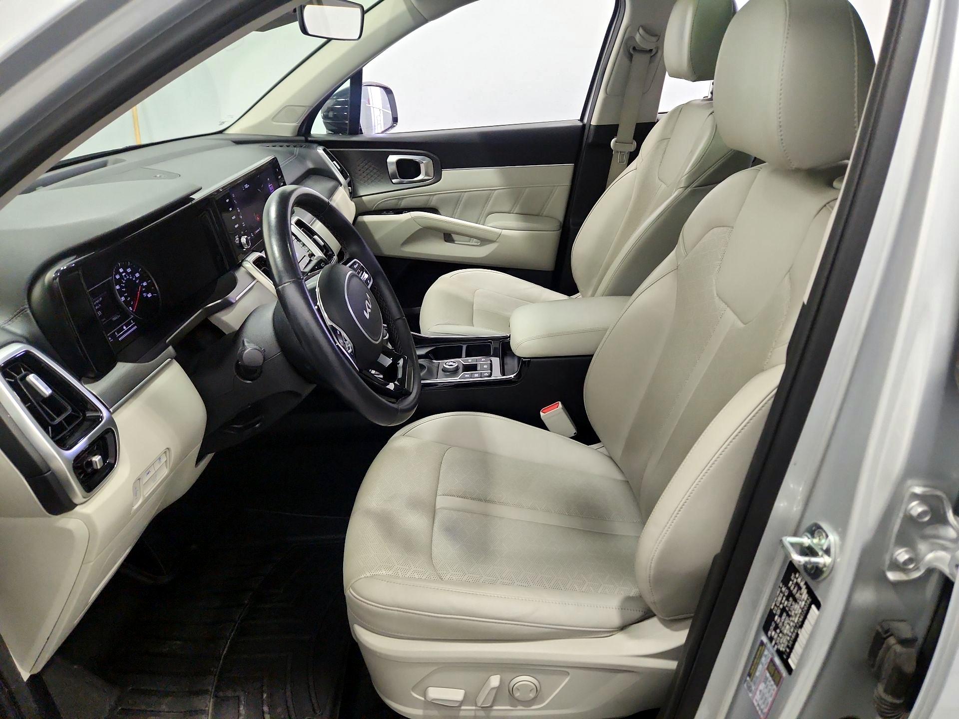 Thumbnail: 2022 Kia Sorento - 11