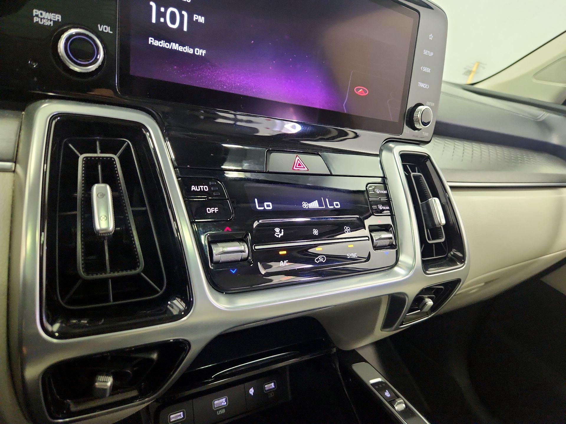 Thumbnail: 2022 Kia Sorento - 17