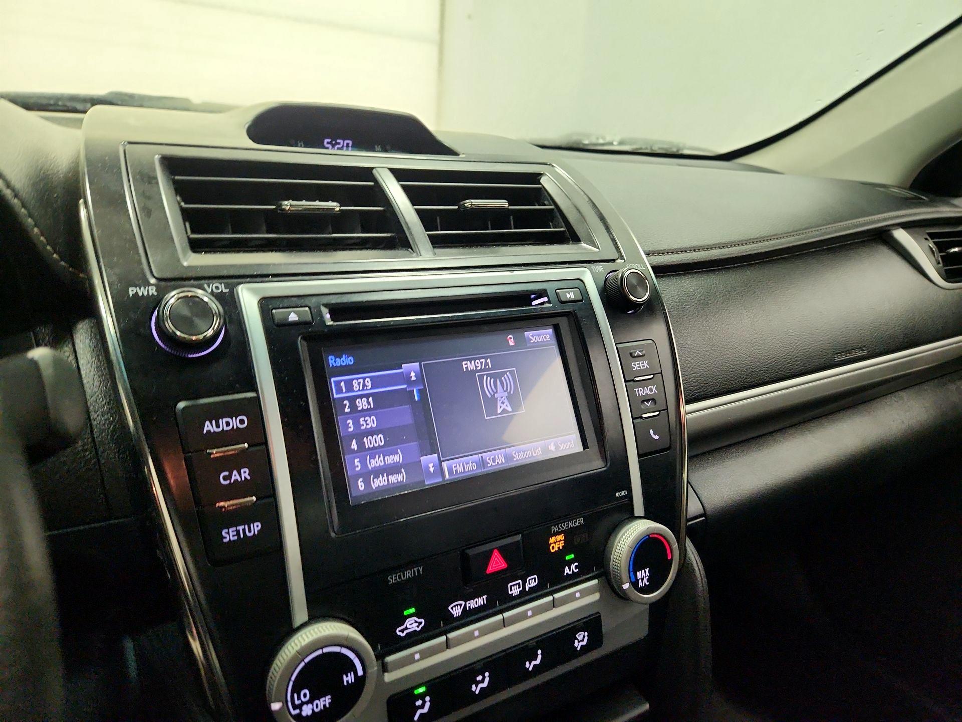 Thumbnail: 2014 Toyota Camry - 15