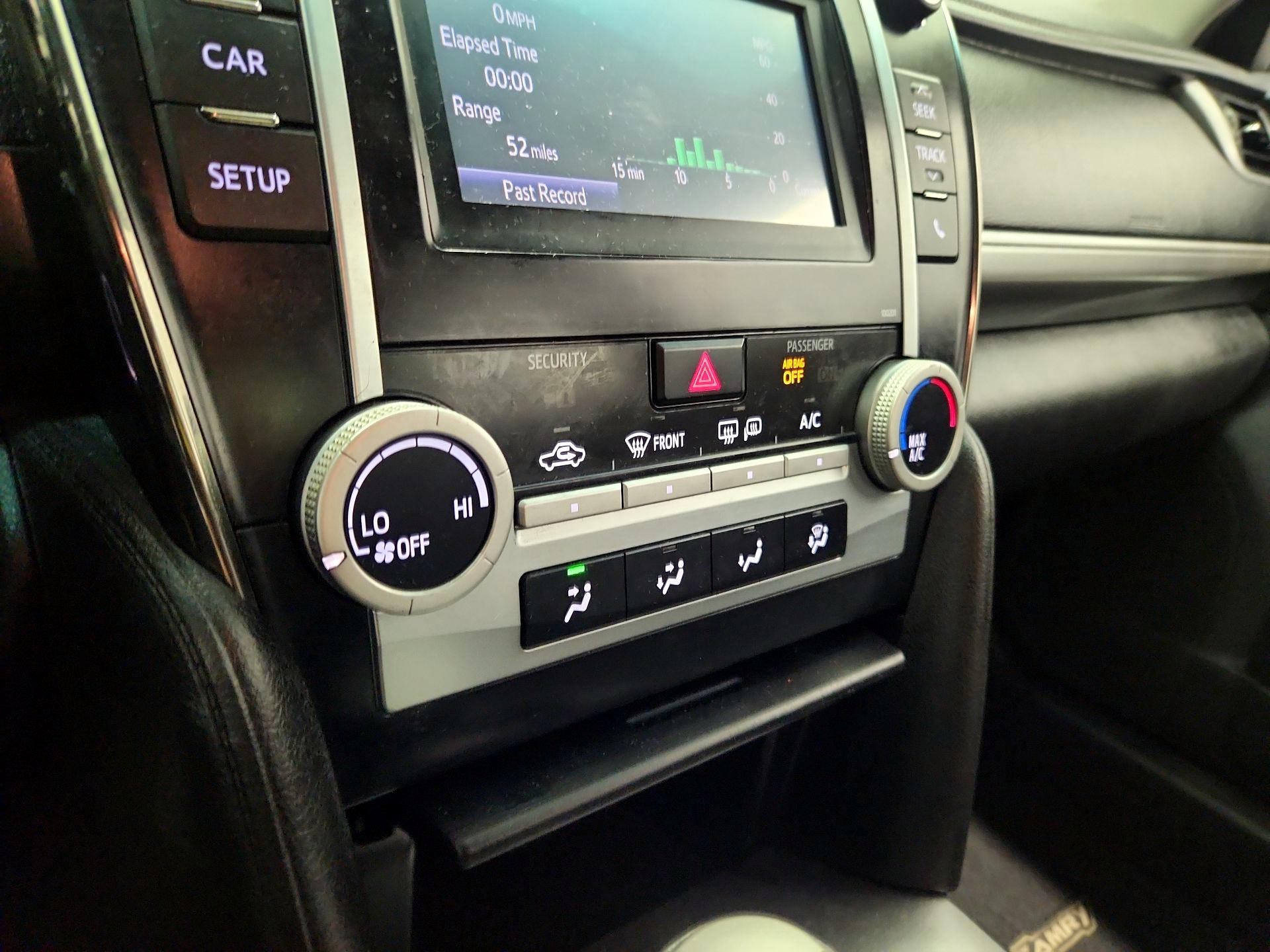 Thumbnail: 2014 Toyota Camry - 16