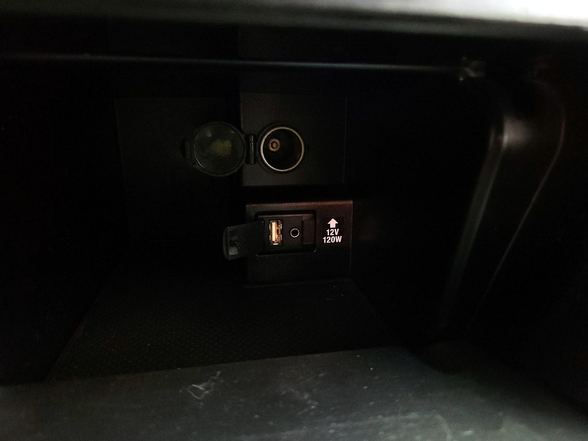 Thumbnail: 2014 Toyota Camry - 18