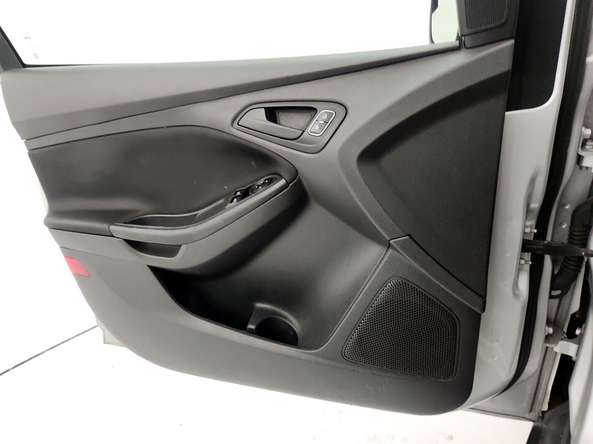 Thumbnail: 2017 Ford Focus - 12