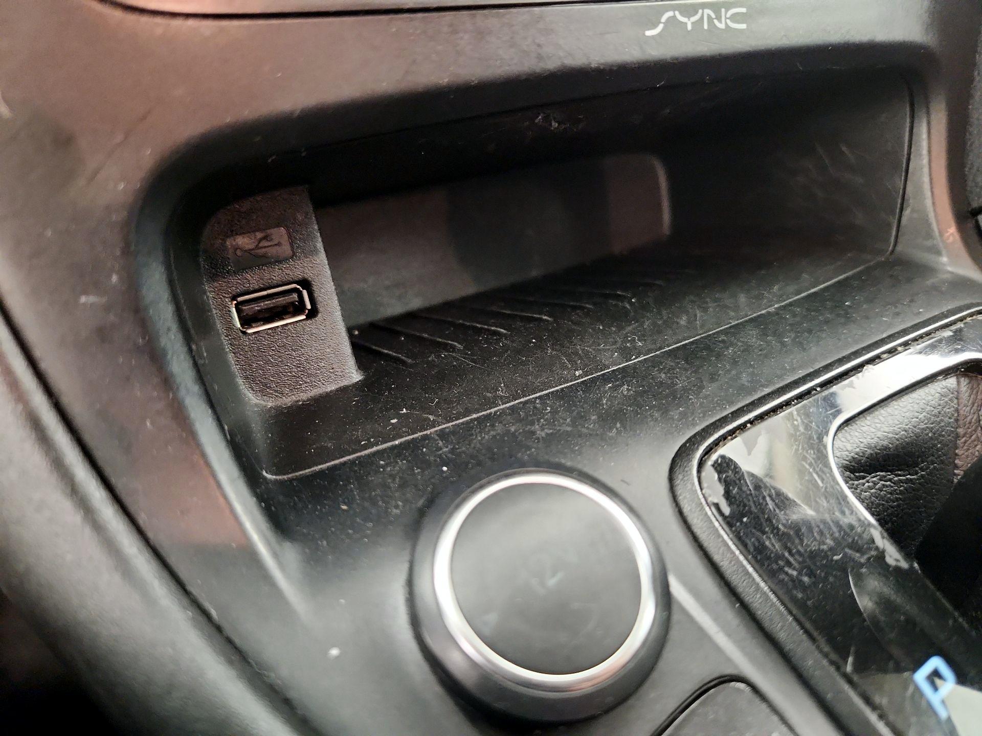 Thumbnail: 2017 Ford Focus - 18