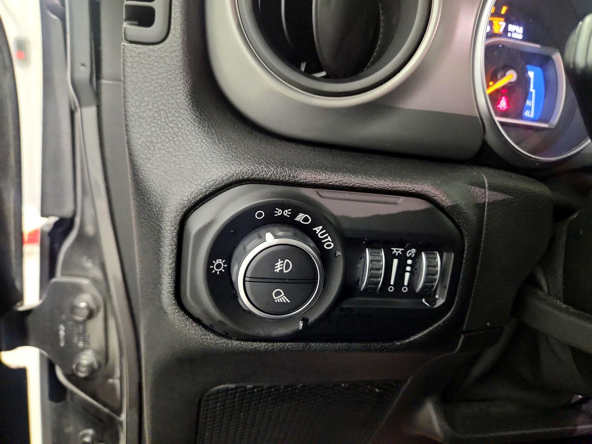 Thumbnail: 2021 Jeep Gladiator - 13