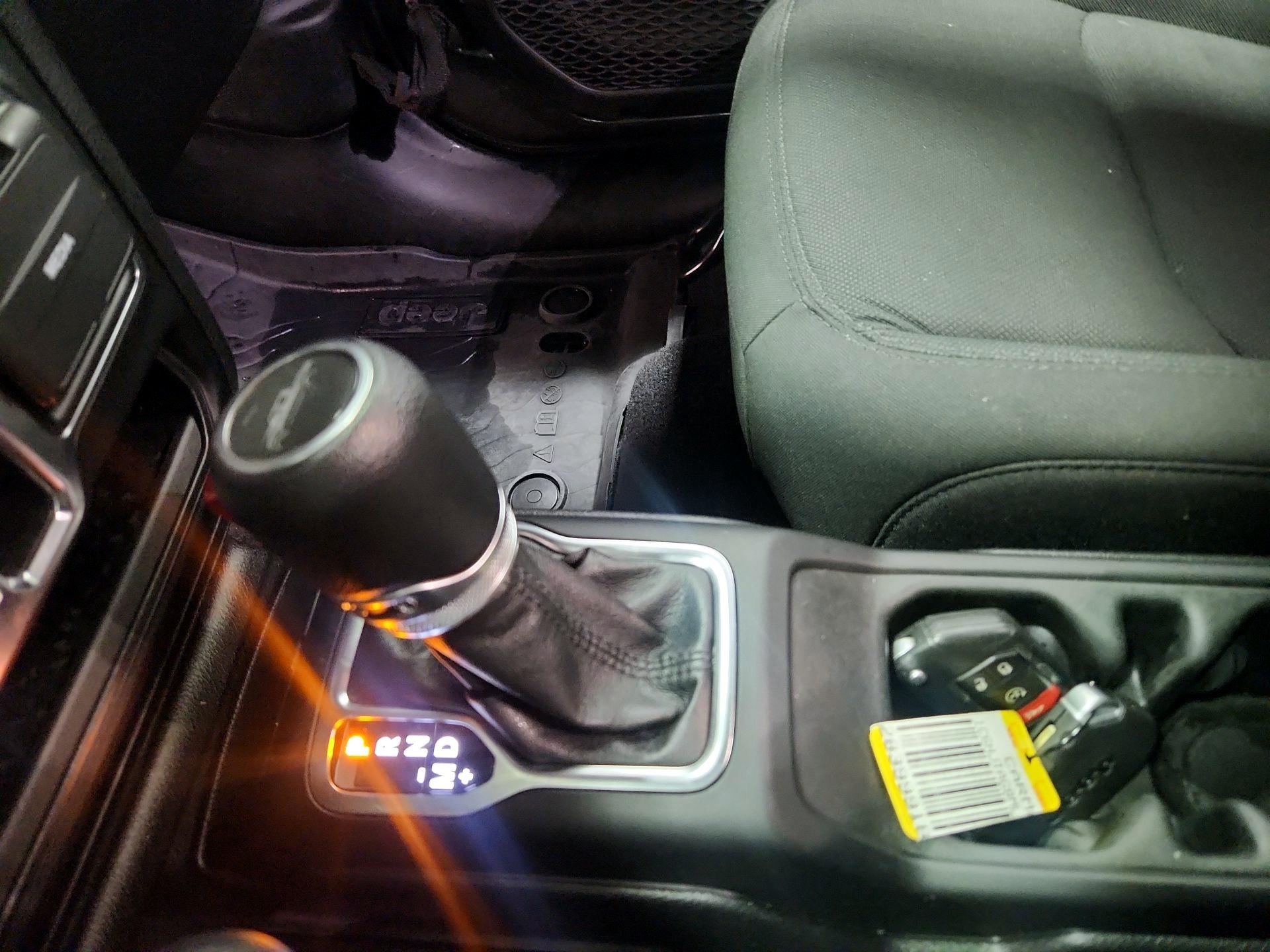 Thumbnail: 2021 Jeep Gladiator - 18