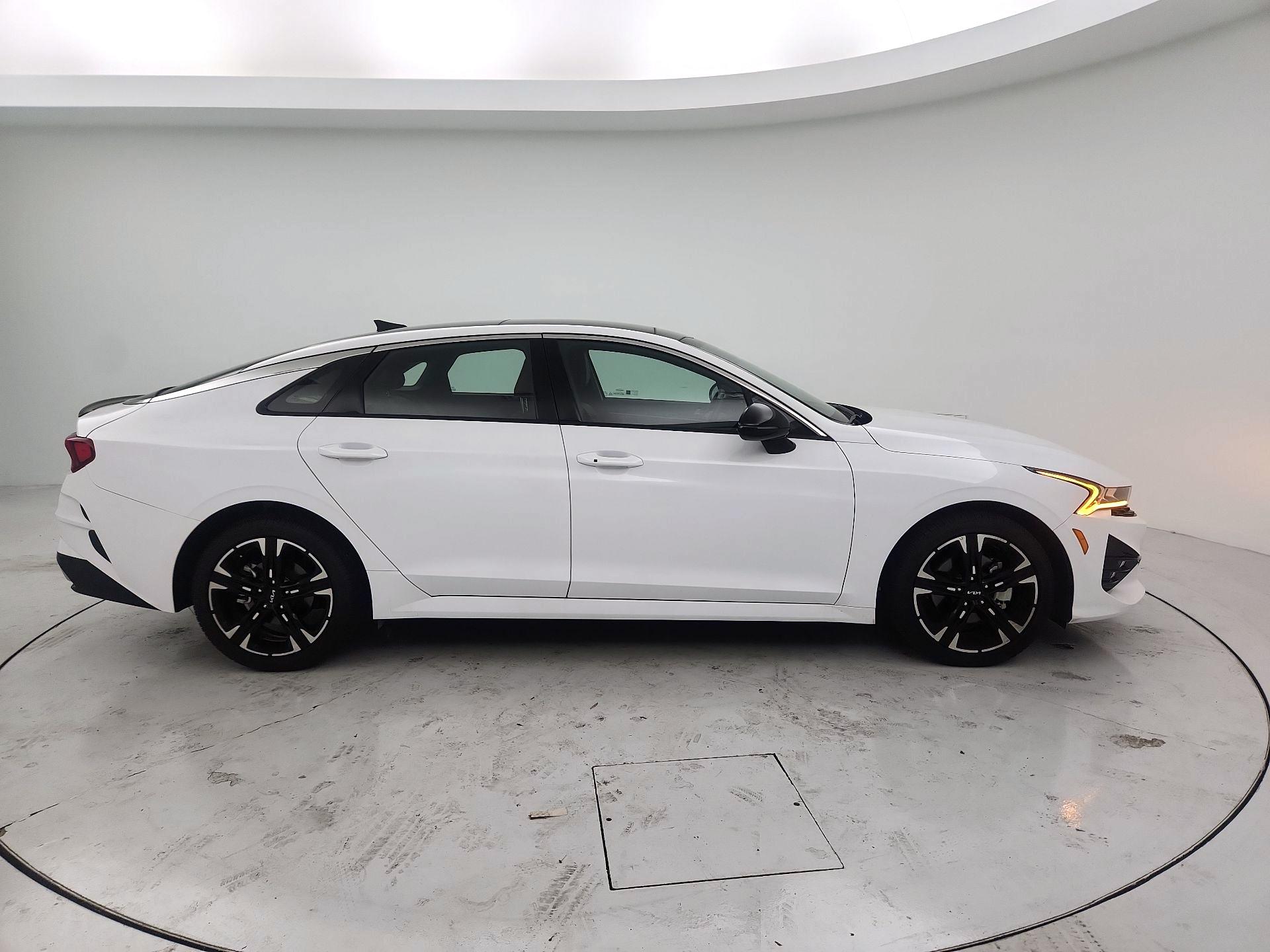 Thumbnail: 2024 Kia K5 - 4