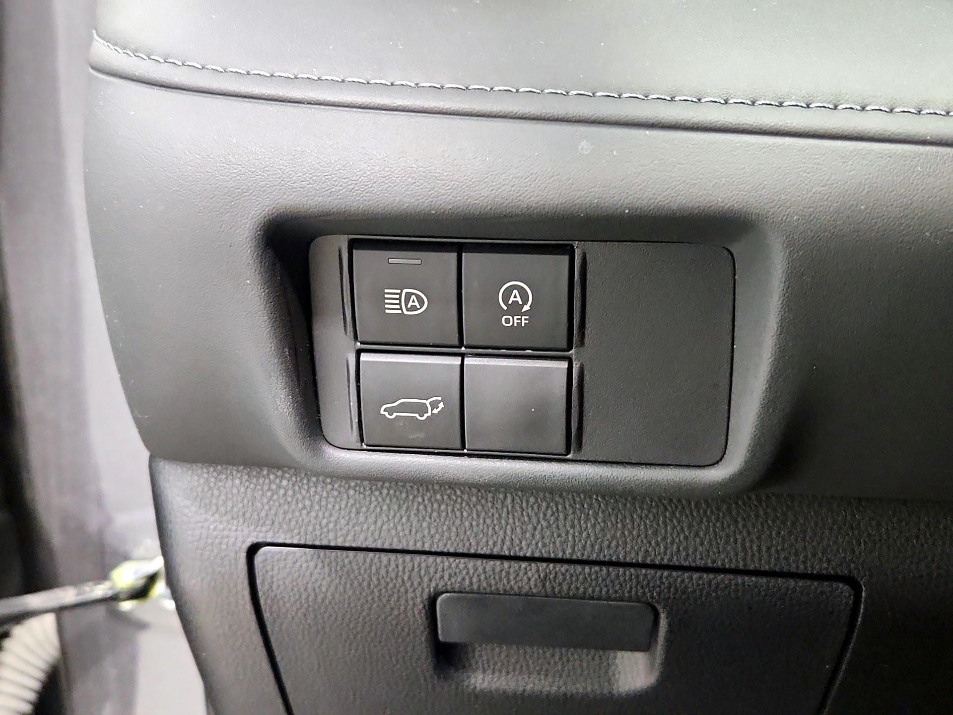 Thumbnail: 2023 Toyota Highlander - 13