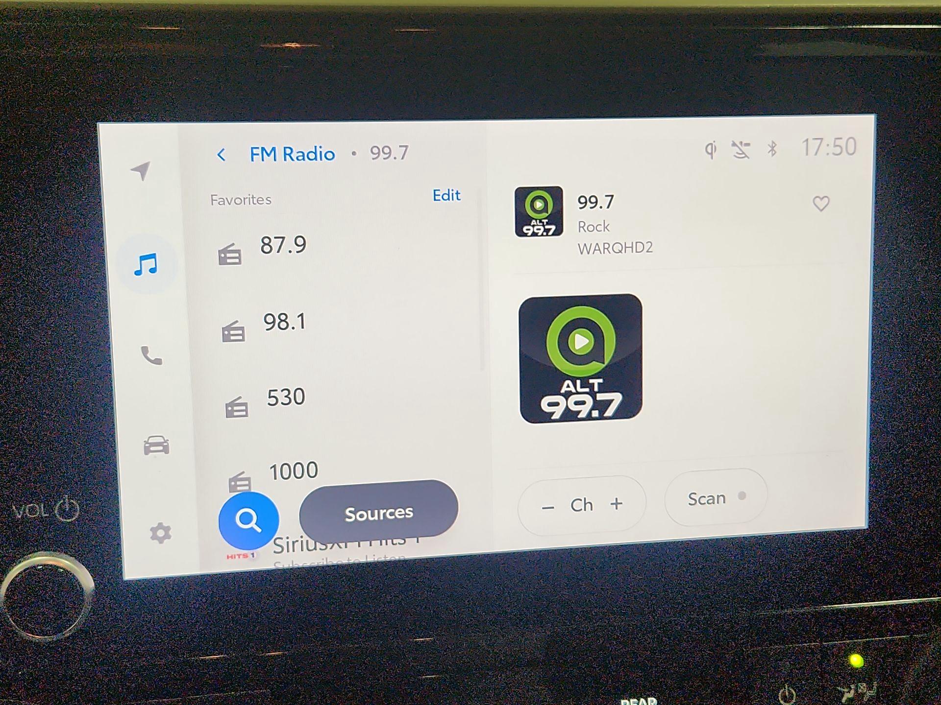 Thumbnail: 2023 Toyota Highlander - 16