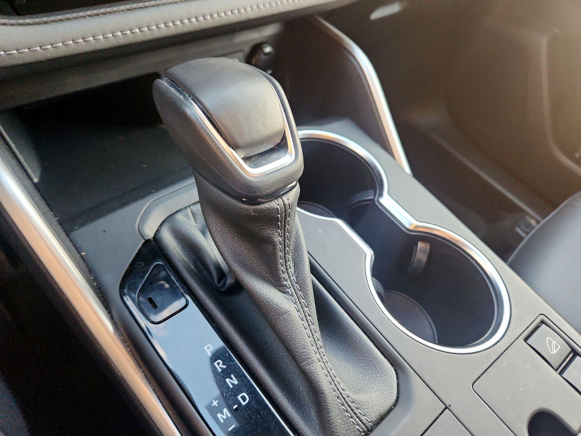 Thumbnail: 2023 Toyota Highlander - 18