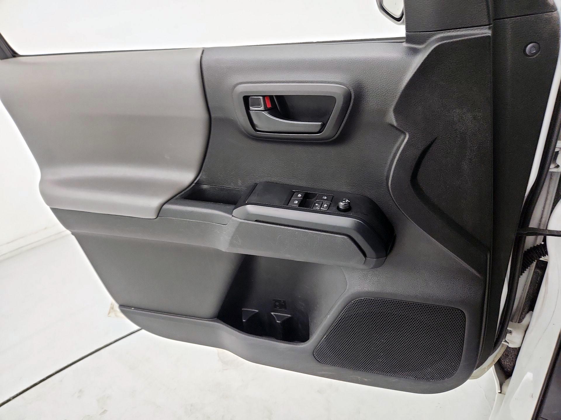 Thumbnail: 2022 Toyota Tacoma - 12