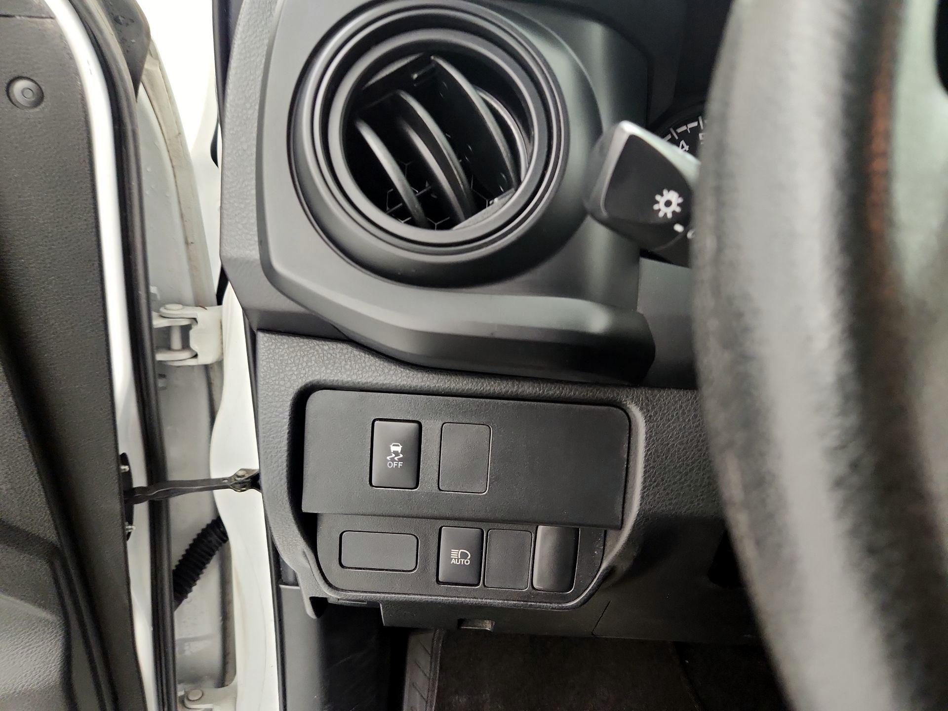 Thumbnail: 2022 Toyota Tacoma - 13