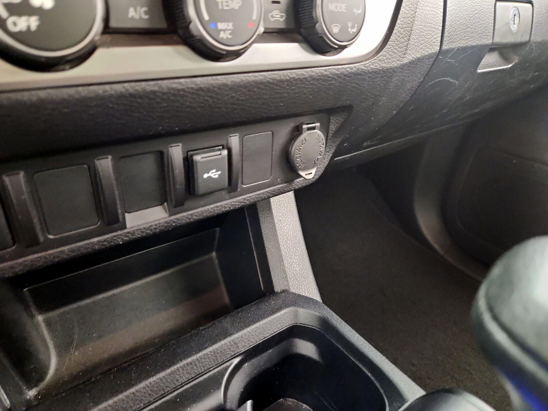 Thumbnail: 2022 Toyota Tacoma - 18