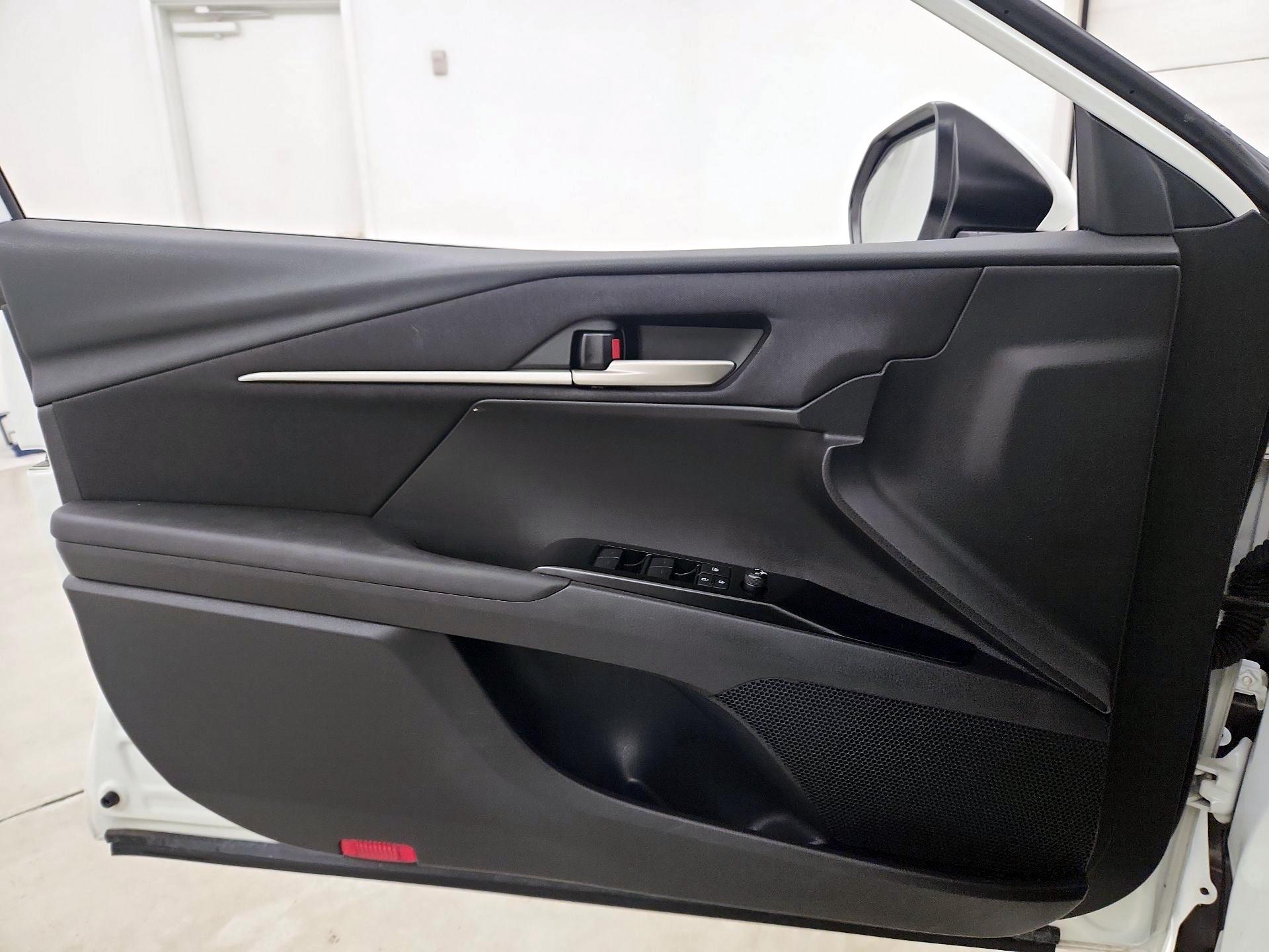 Thumbnail: 2025 Toyota Camry - 12