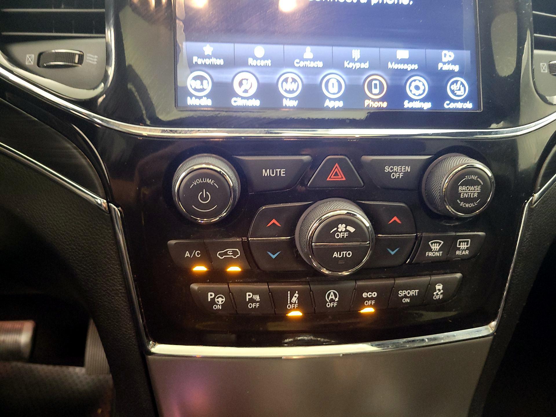 Thumbnail: 2021 Jeep Grand Cherokee - 16