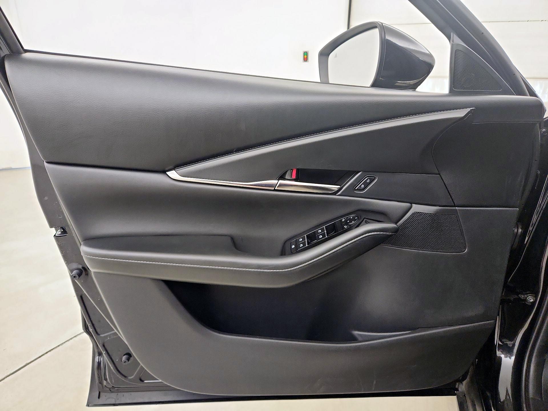 Thumbnail: 2025 Mazda CX-30 - 12