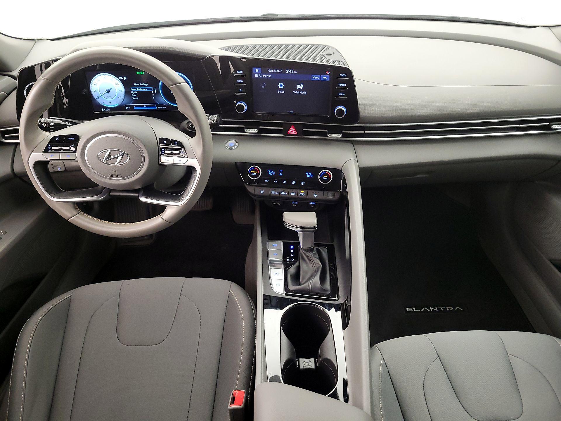 Thumbnail: 2022 Hyundai Elantra - 9