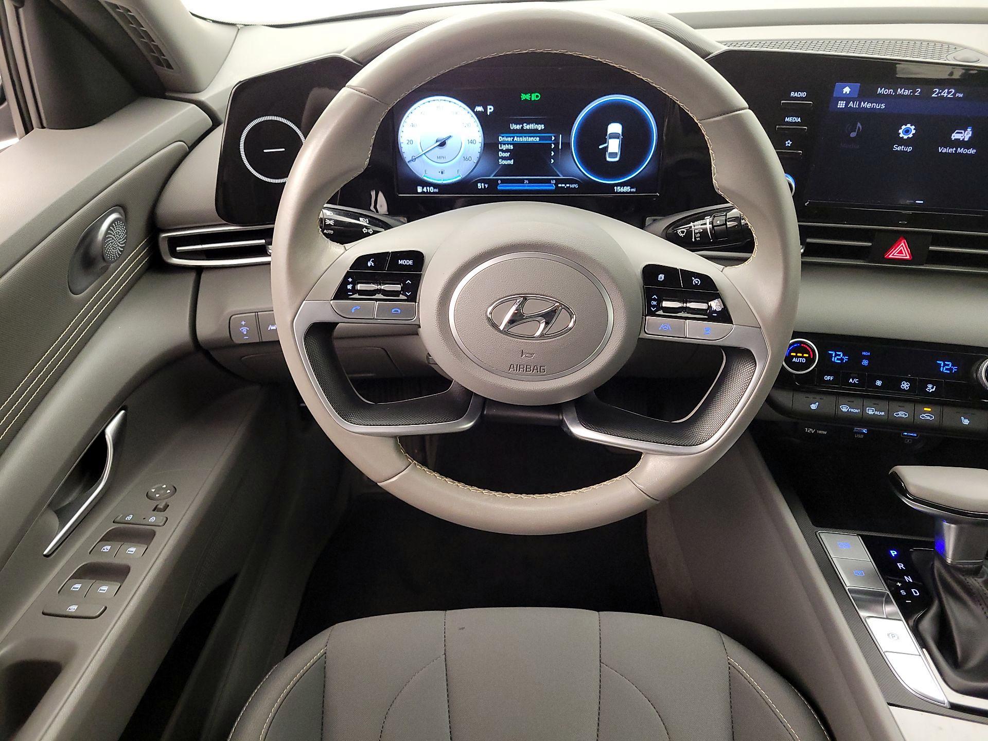 Thumbnail: 2022 Hyundai Elantra - 10