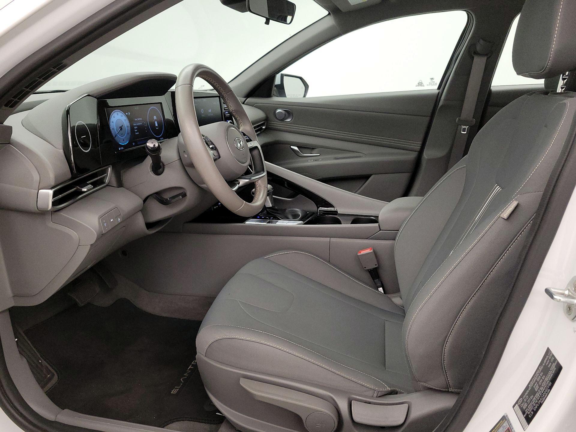 Thumbnail: 2022 Hyundai Elantra - 11