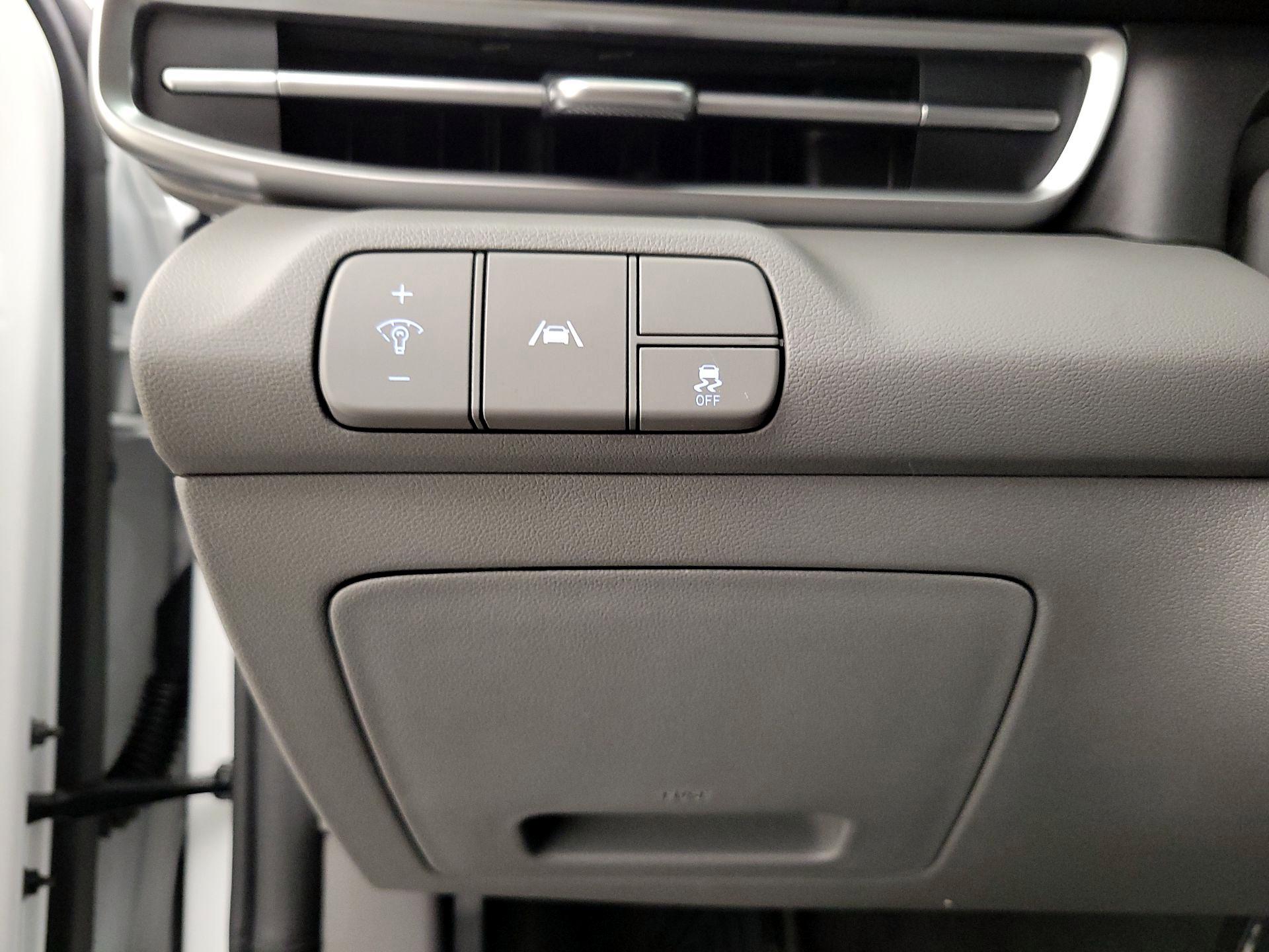 Thumbnail: 2022 Hyundai Elantra - 13