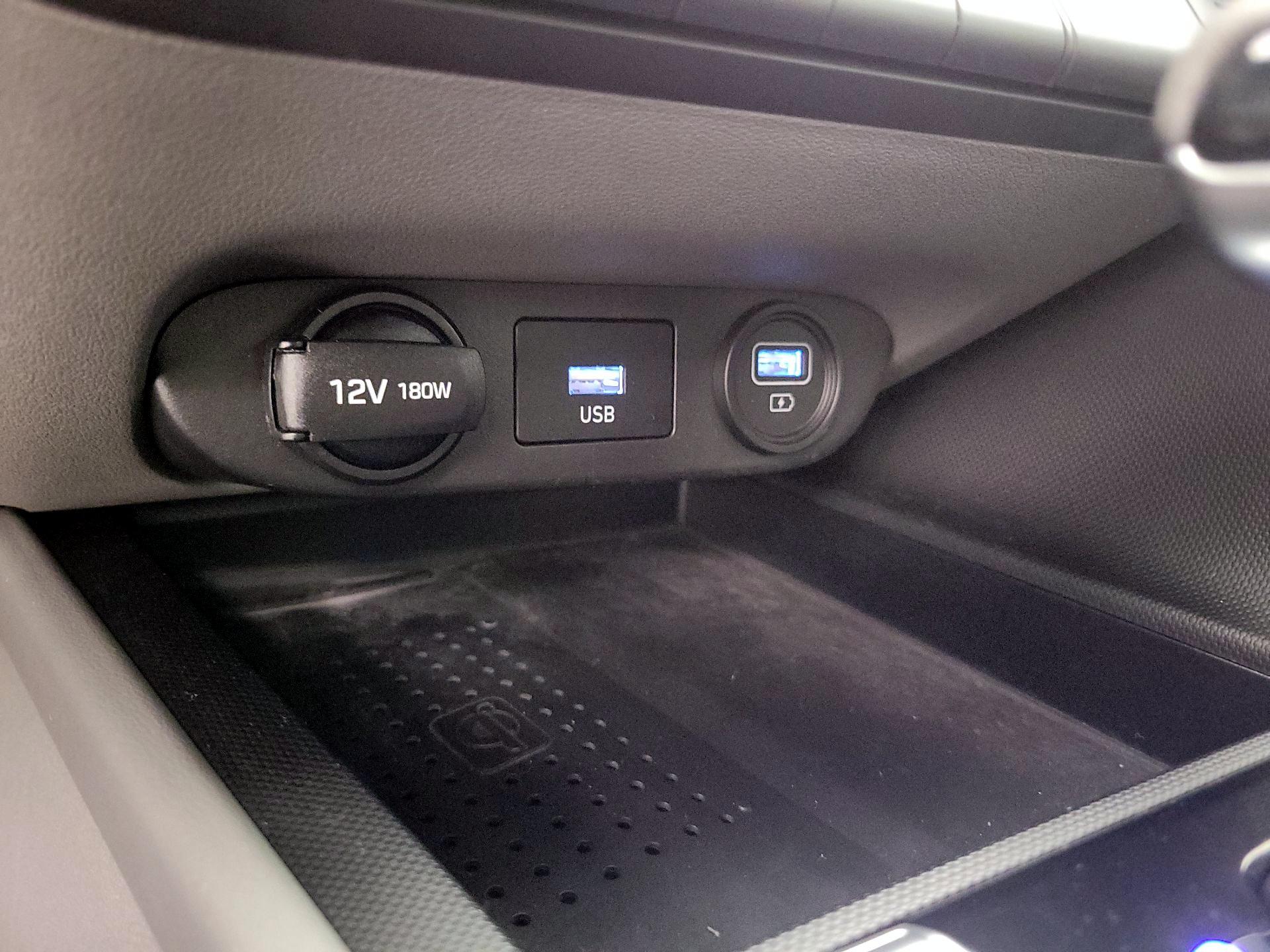 Thumbnail: 2022 Hyundai Elantra - 18