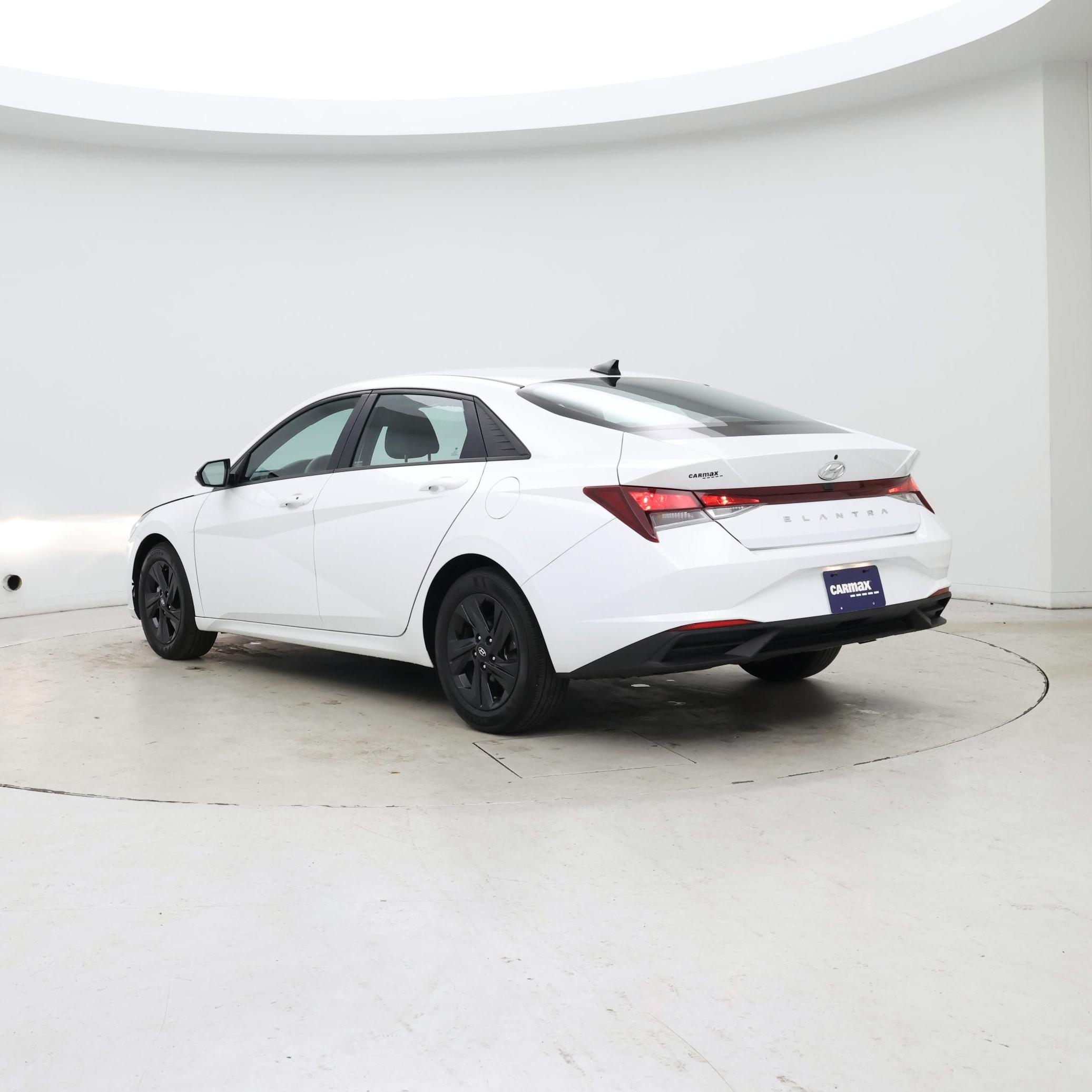 Thumbnail: 2022 Hyundai Elantra - 2