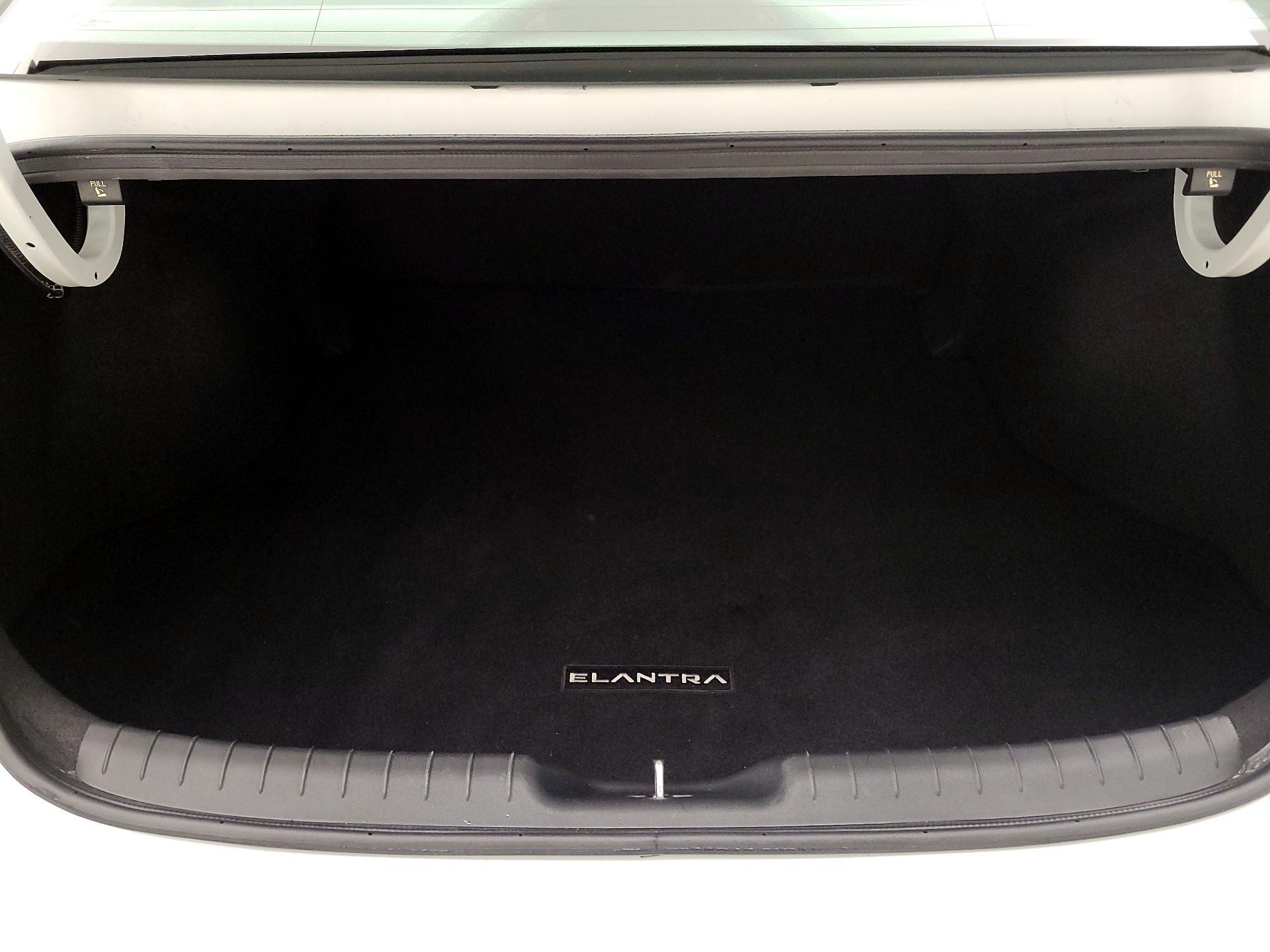 Thumbnail: 2022 Hyundai Elantra - 20