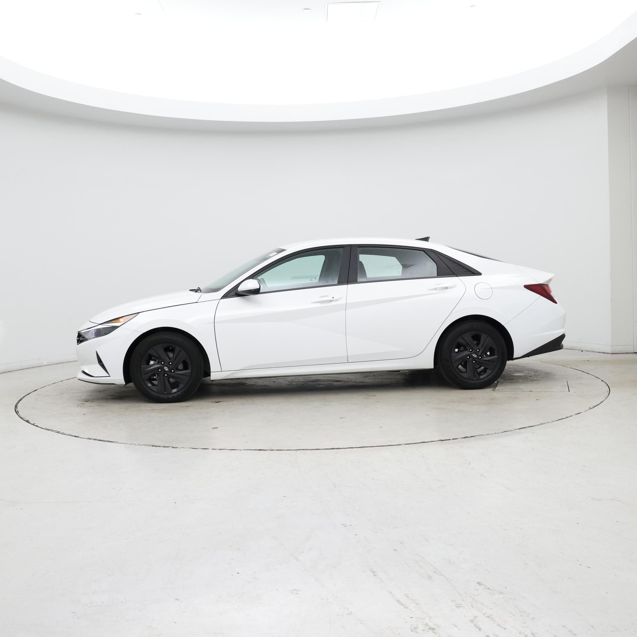 Thumbnail: 2022 Hyundai Elantra - 3