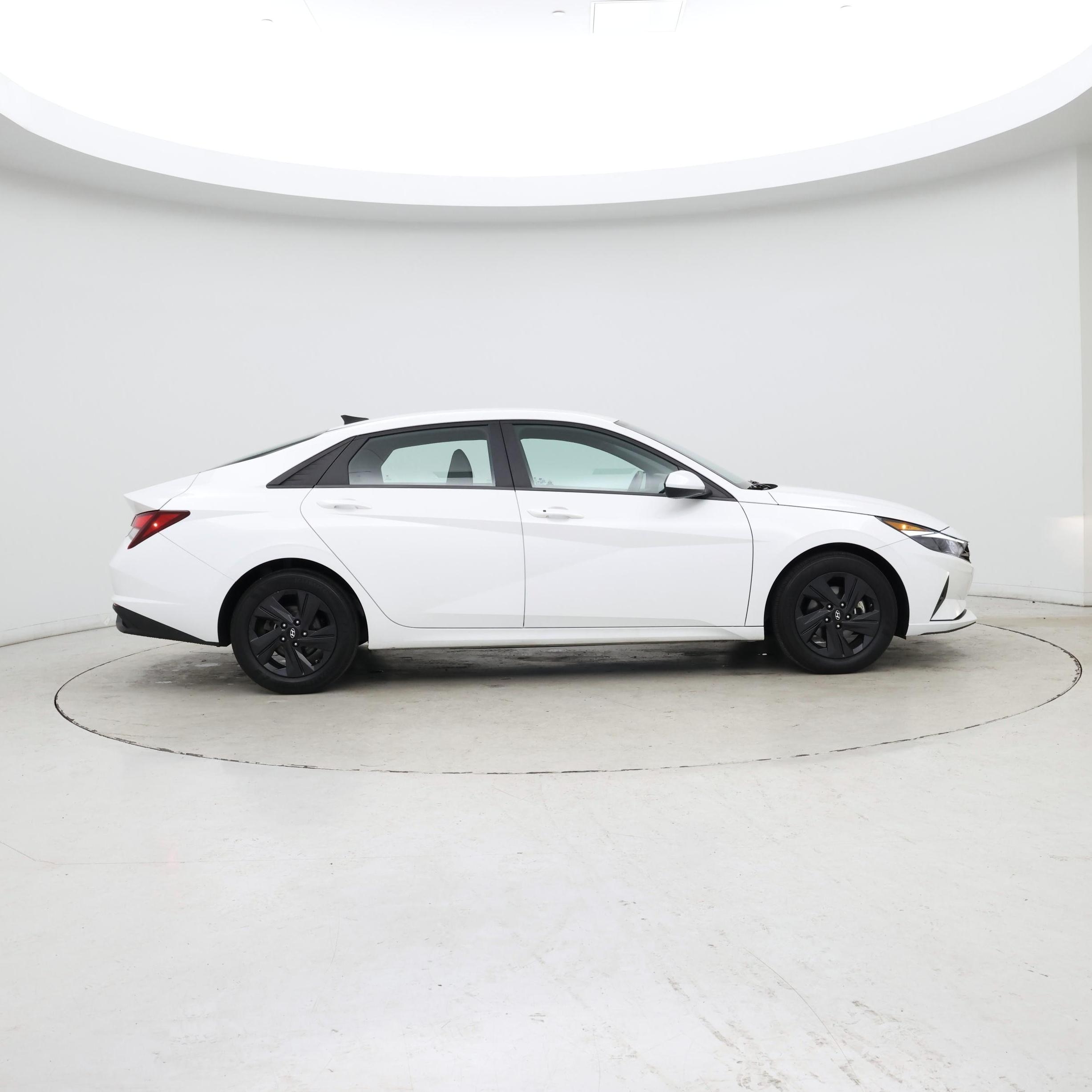 Thumbnail: 2022 Hyundai Elantra - 7