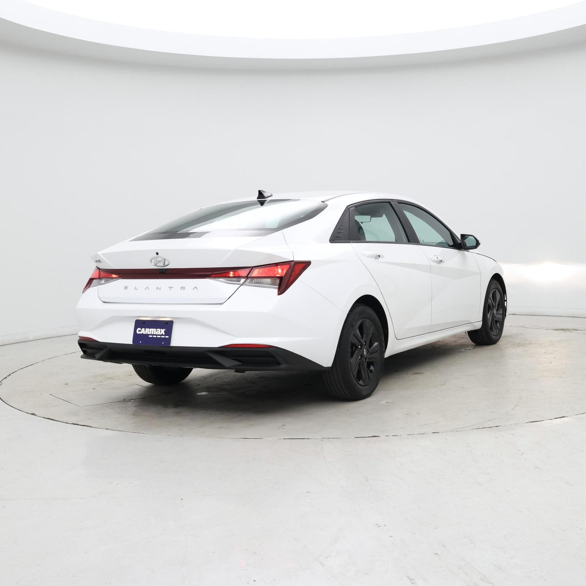 Thumbnail: 2022 Hyundai Elantra - 8