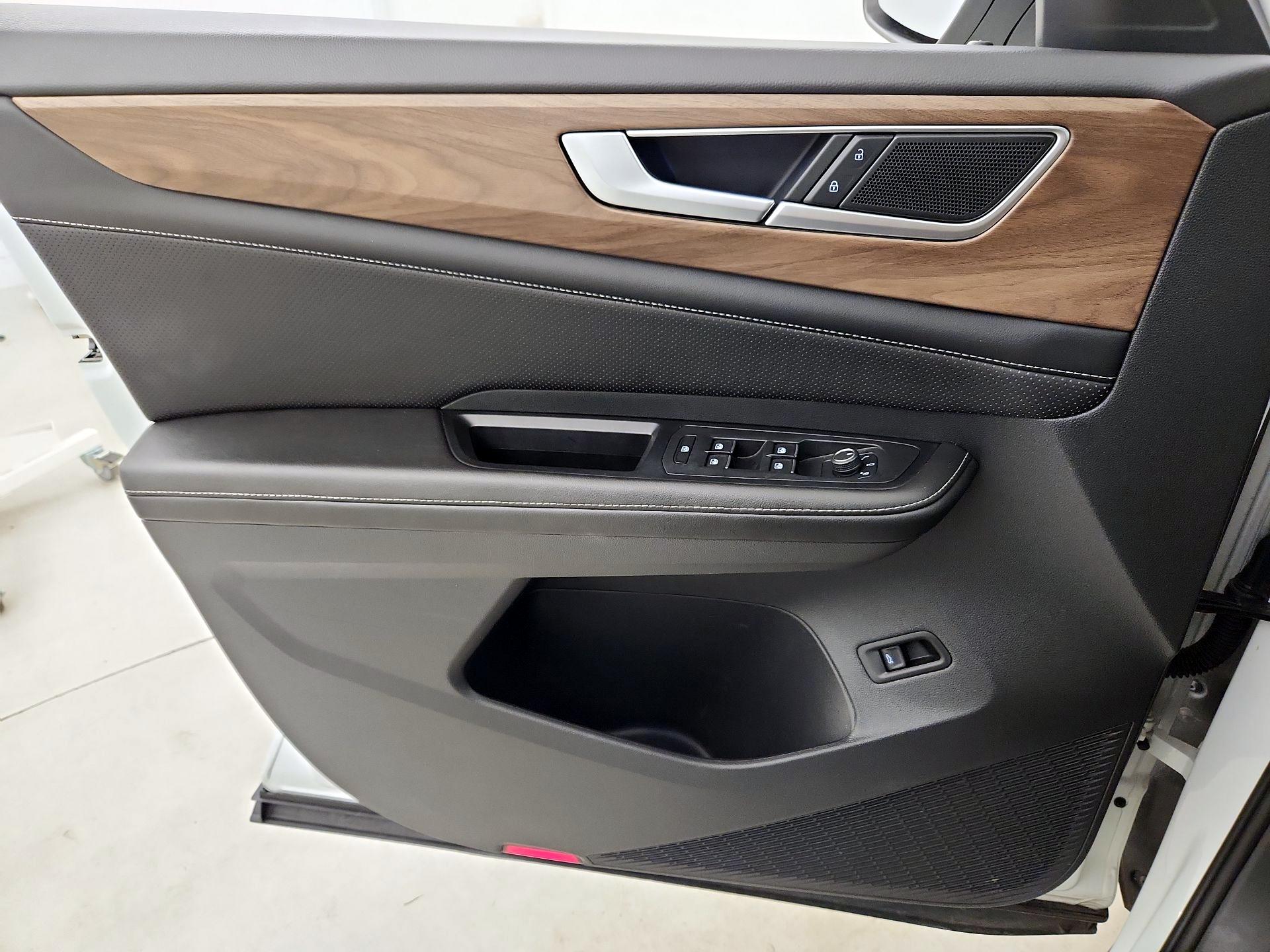 Thumbnail: 2024 Volkswagen Atlas - 12