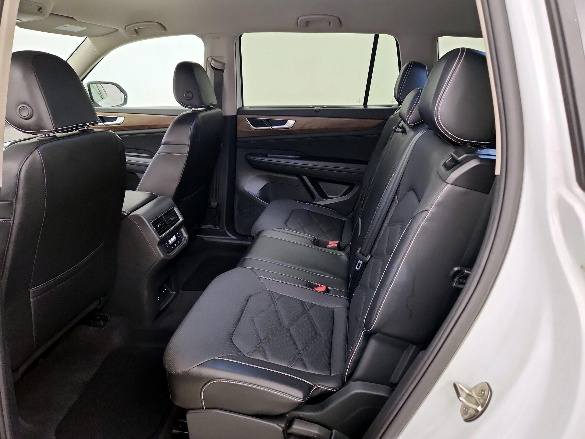 Thumbnail: 2024 Volkswagen Atlas - 19