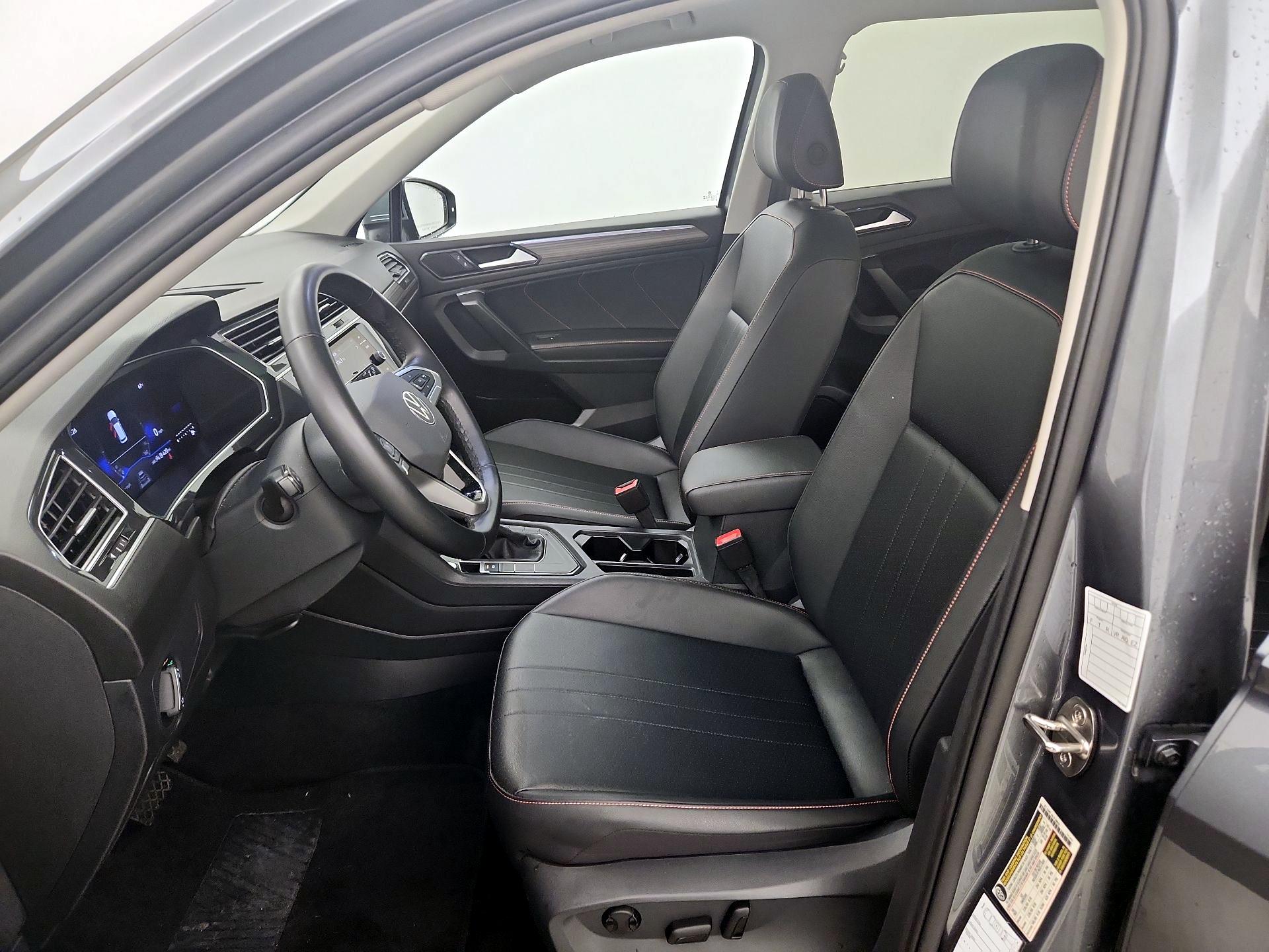 Thumbnail: 2024 Volkswagen Tiguan - 11