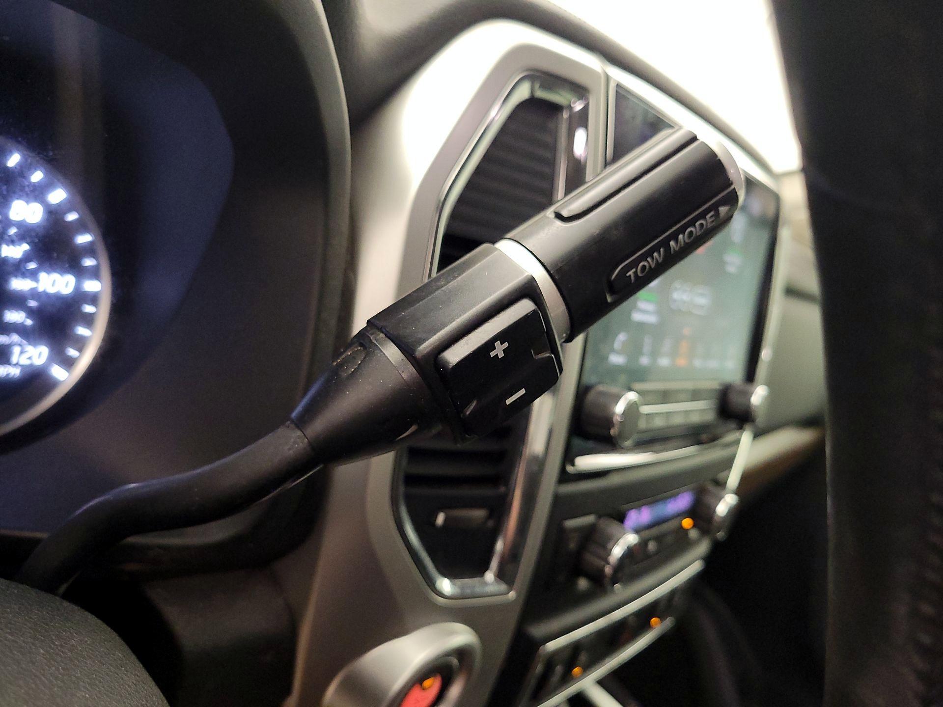 Thumbnail: 2020 Nissan Titan - 17