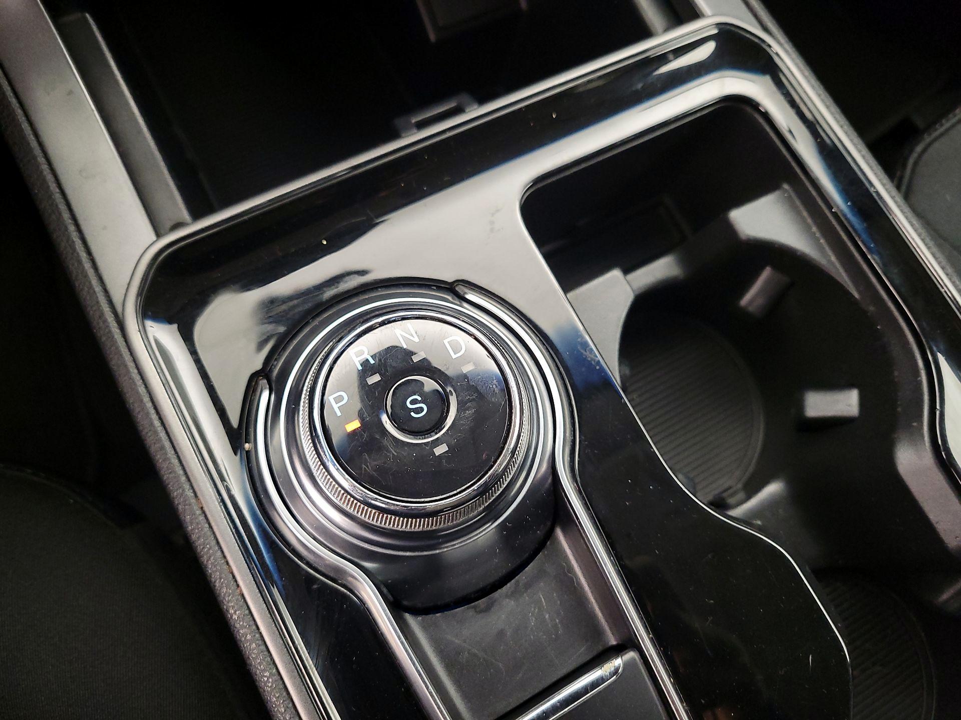 Thumbnail: 2020 Ford Edge - 17