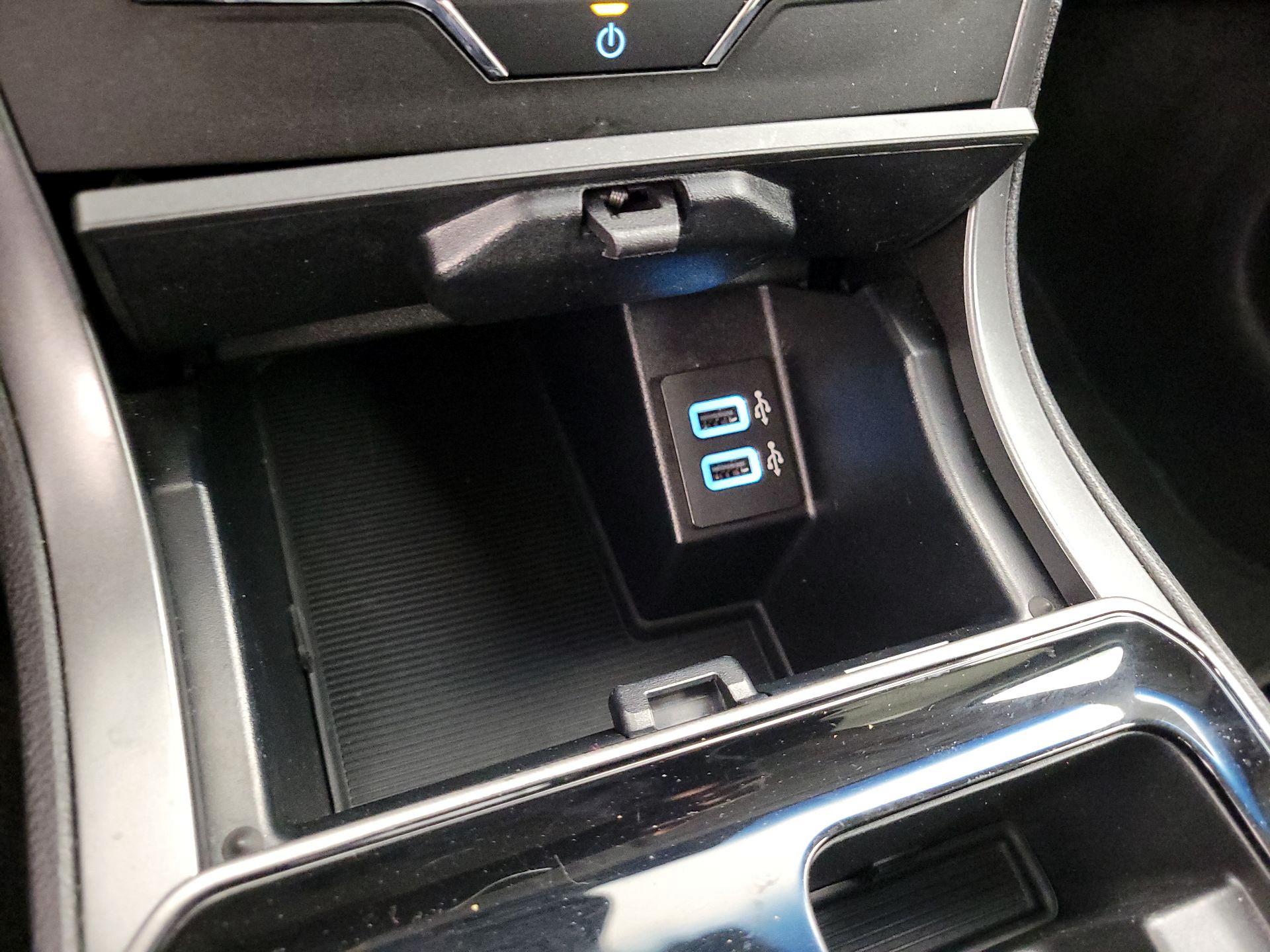 Thumbnail: 2020 Ford Edge - 18