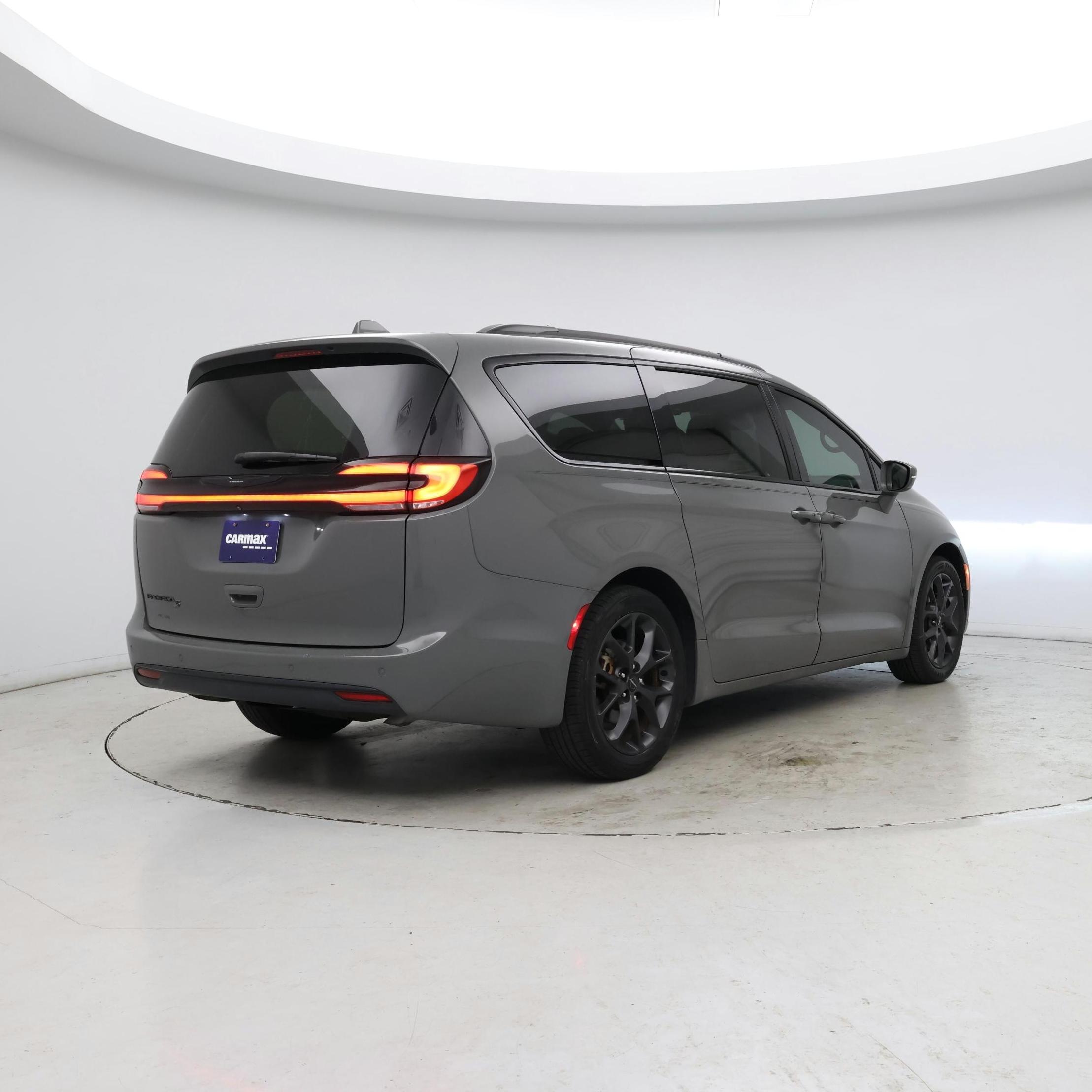 Thumbnail: 2021 Chrysler Pacifica - 8