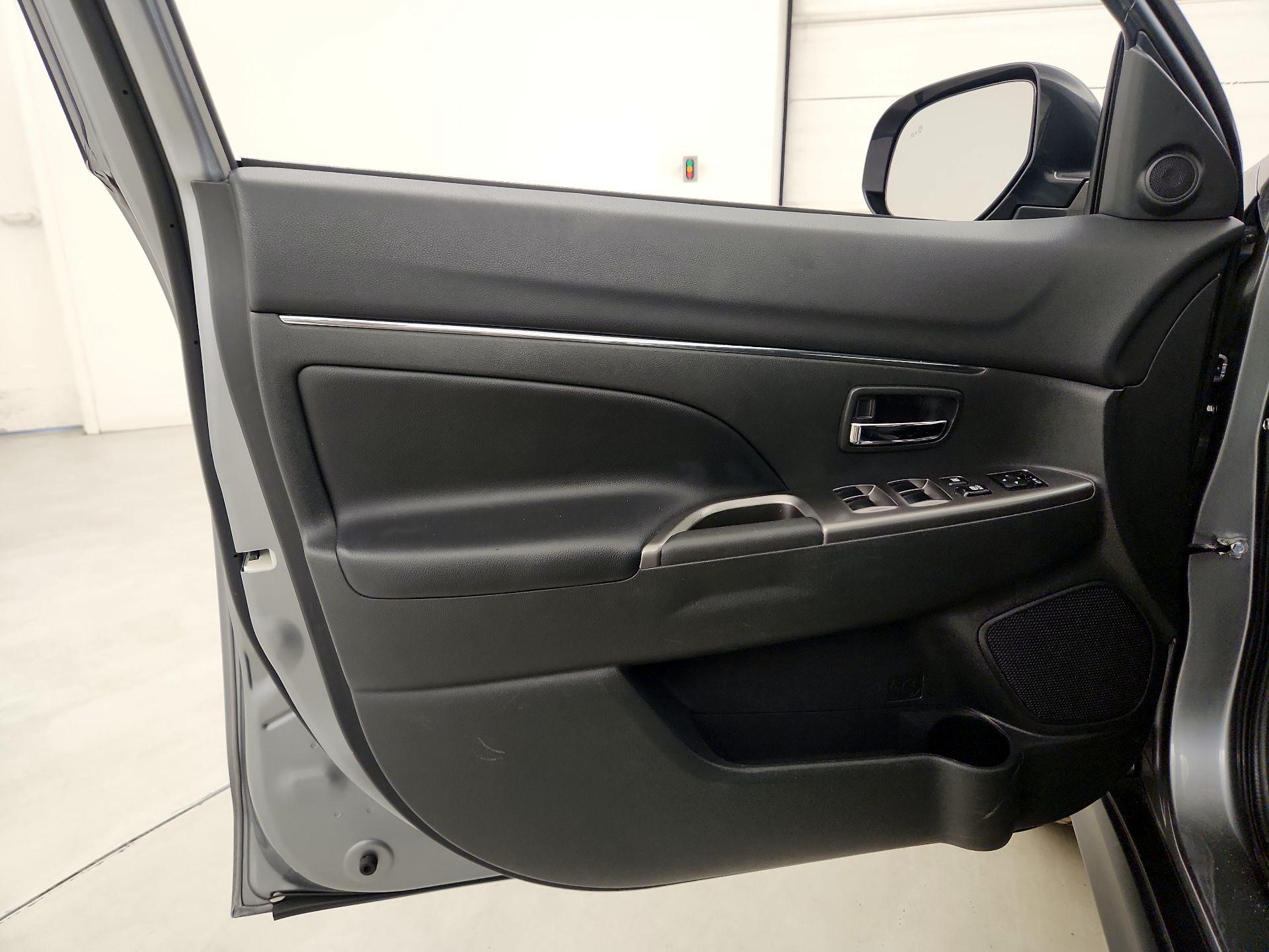 Thumbnail: 2024 Mitsubishi Outlander Sport - 12