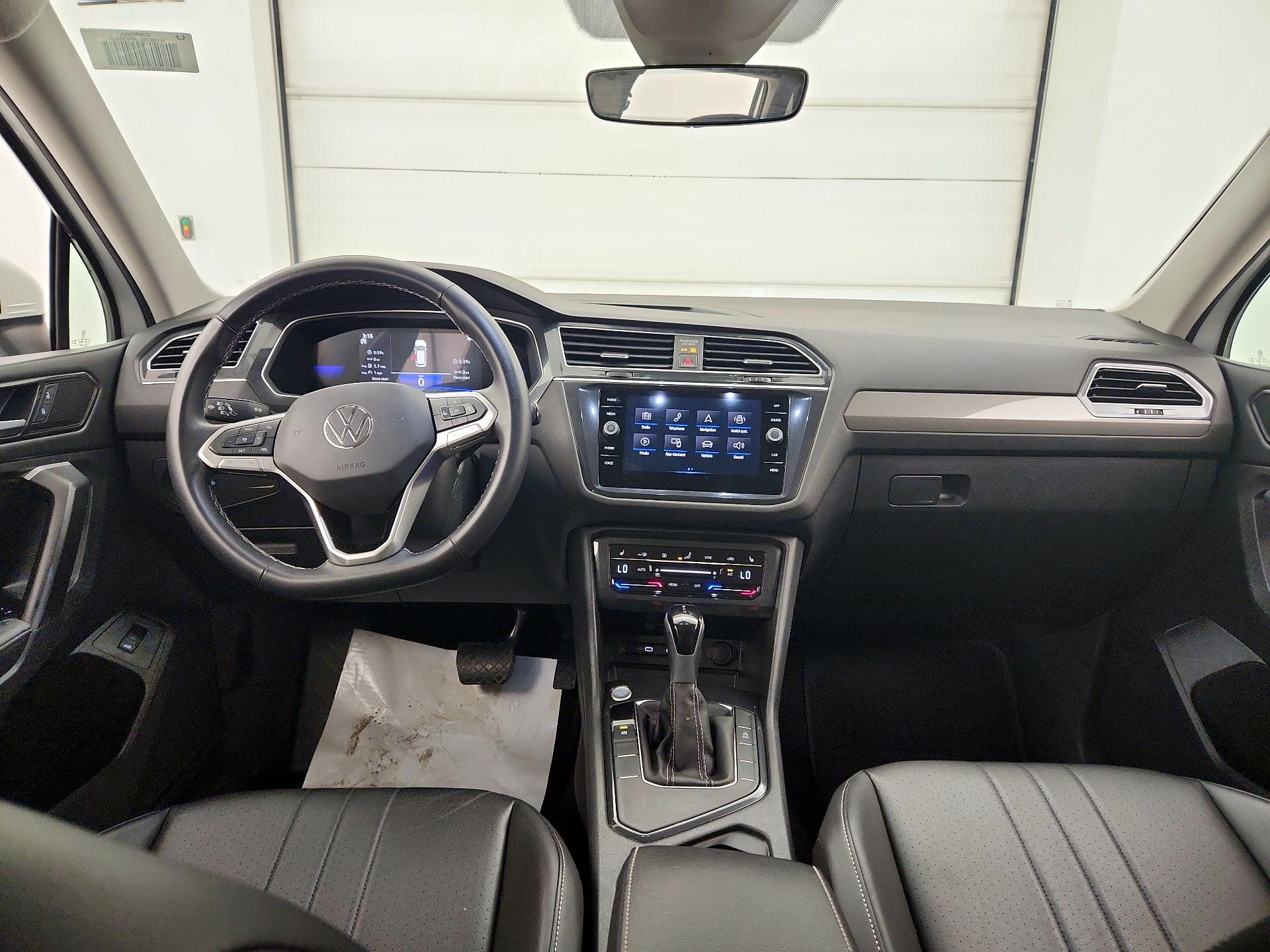 Thumbnail: 2024 Volkswagen Tiguan - 9