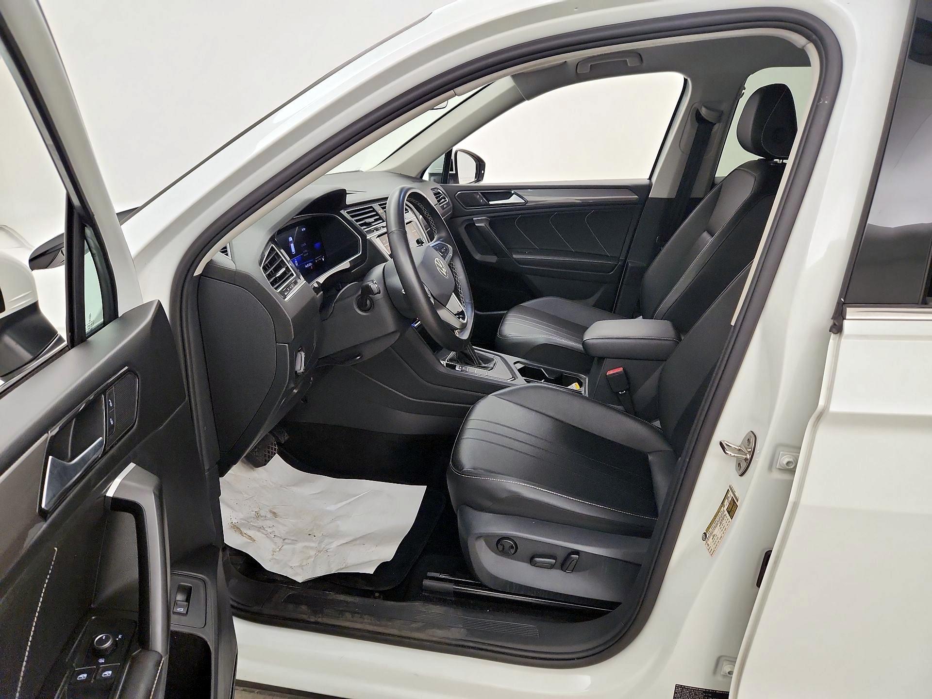 Thumbnail: 2024 Volkswagen Tiguan - 11