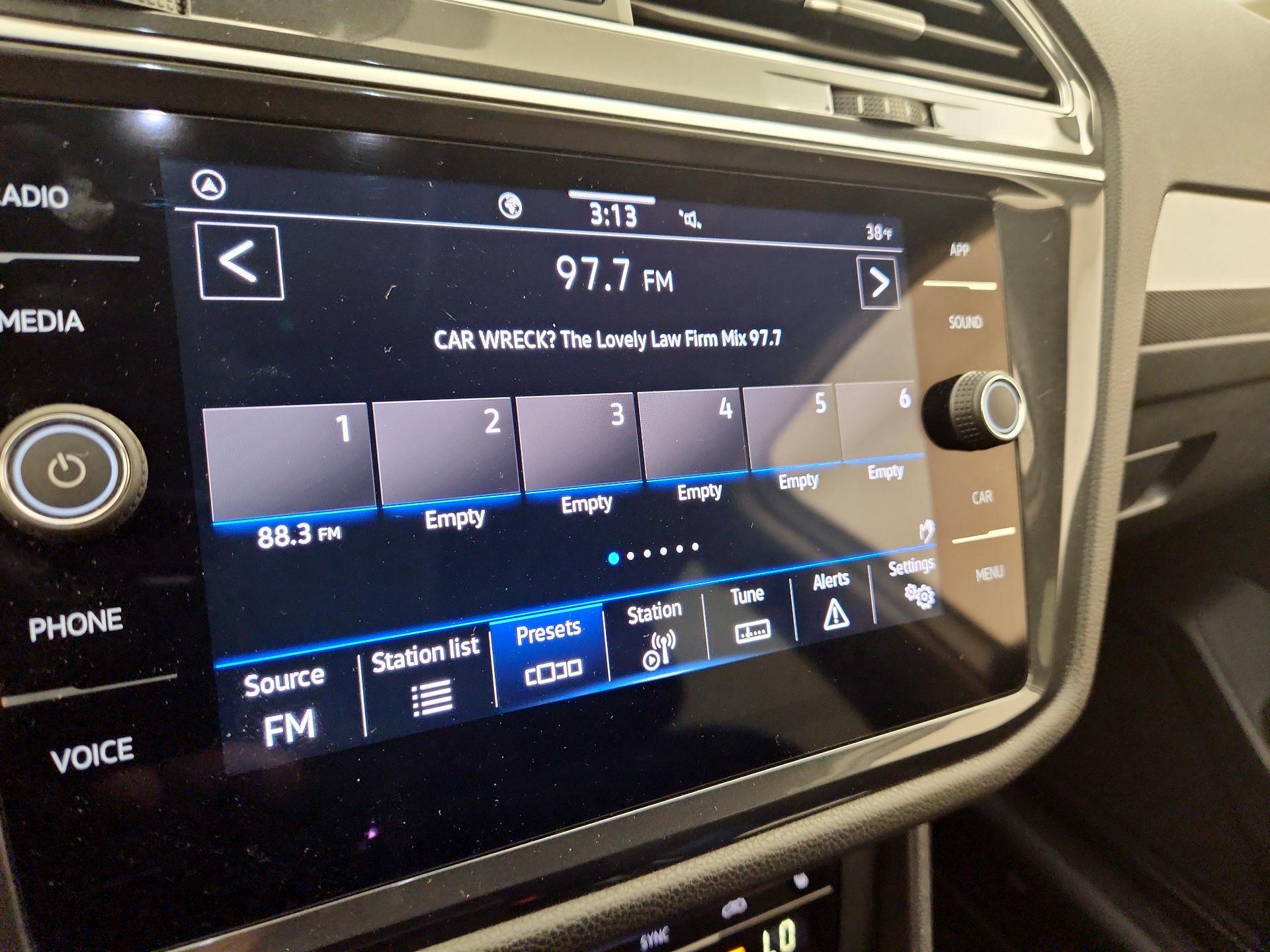 Thumbnail: 2024 Volkswagen Tiguan - 15