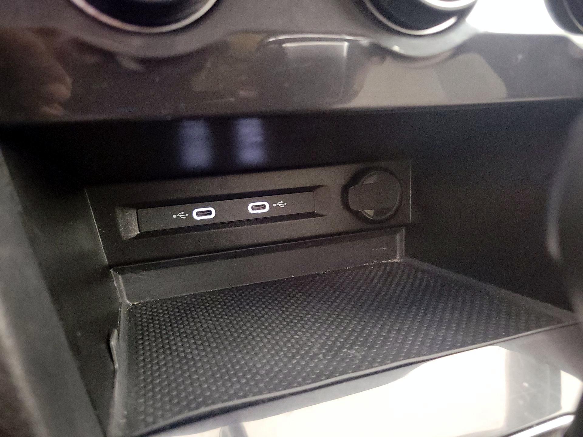 Thumbnail: 2024 Volkswagen Tiguan - 18