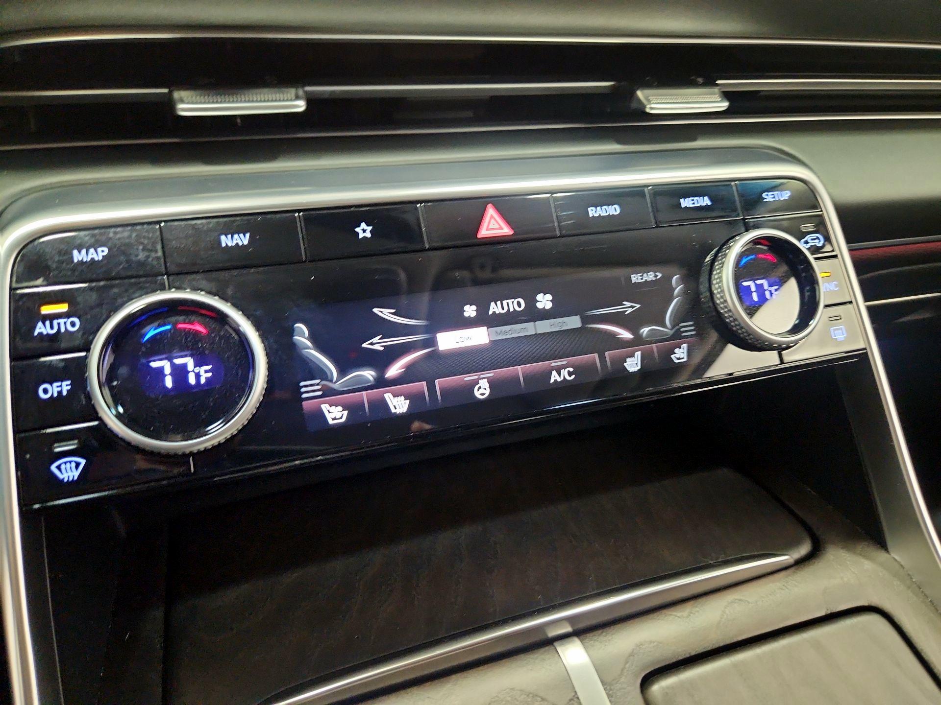 Thumbnail: 2024 Genesis GV80 - 17