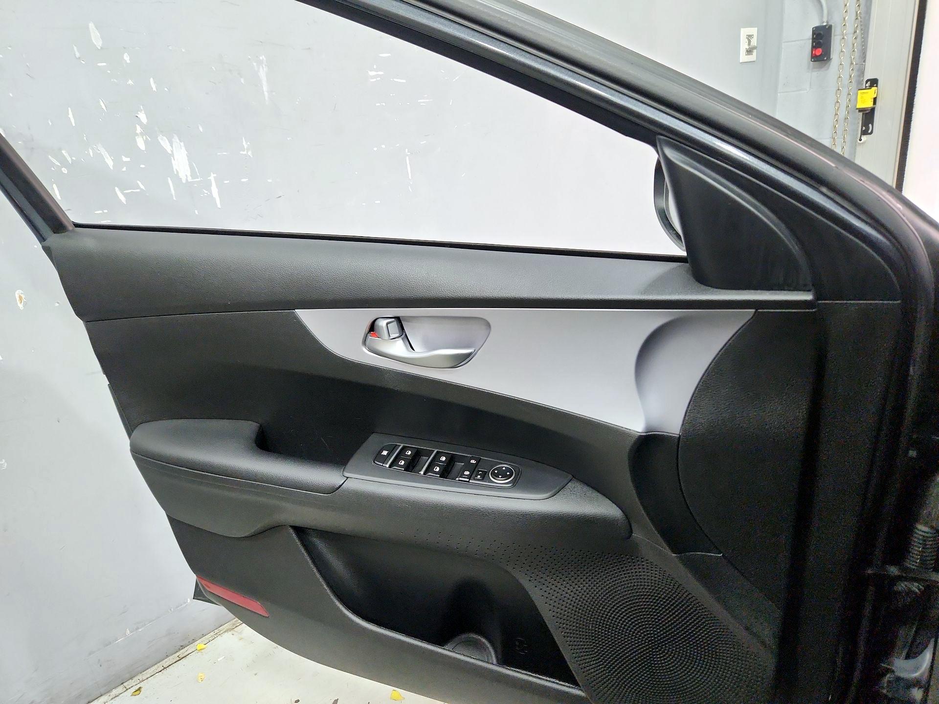 Thumbnail: 2024 Kia Forte - 12