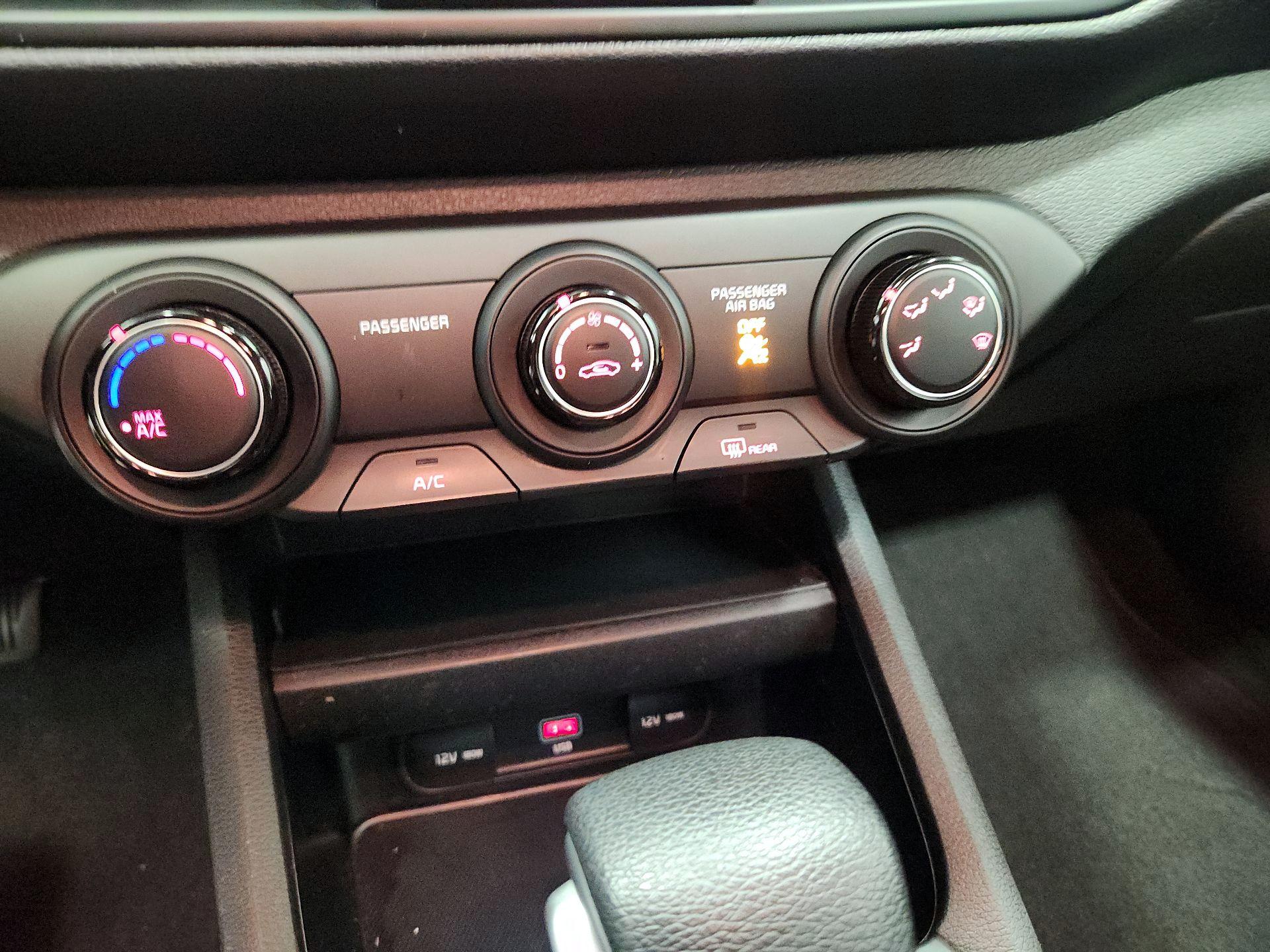 Thumbnail: 2024 Kia Forte - 16