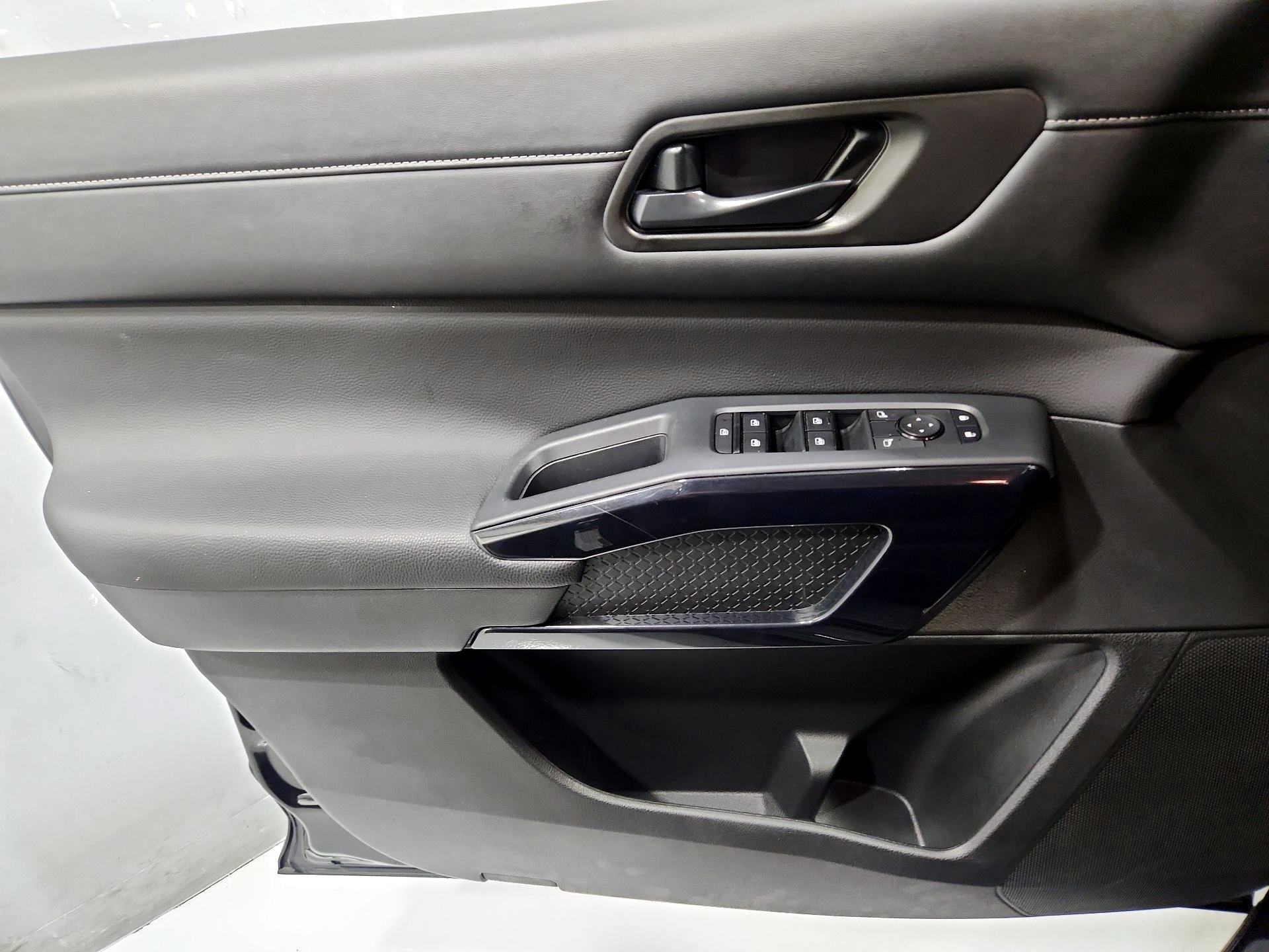 Thumbnail: 2025 Nissan Pathfinder - 12