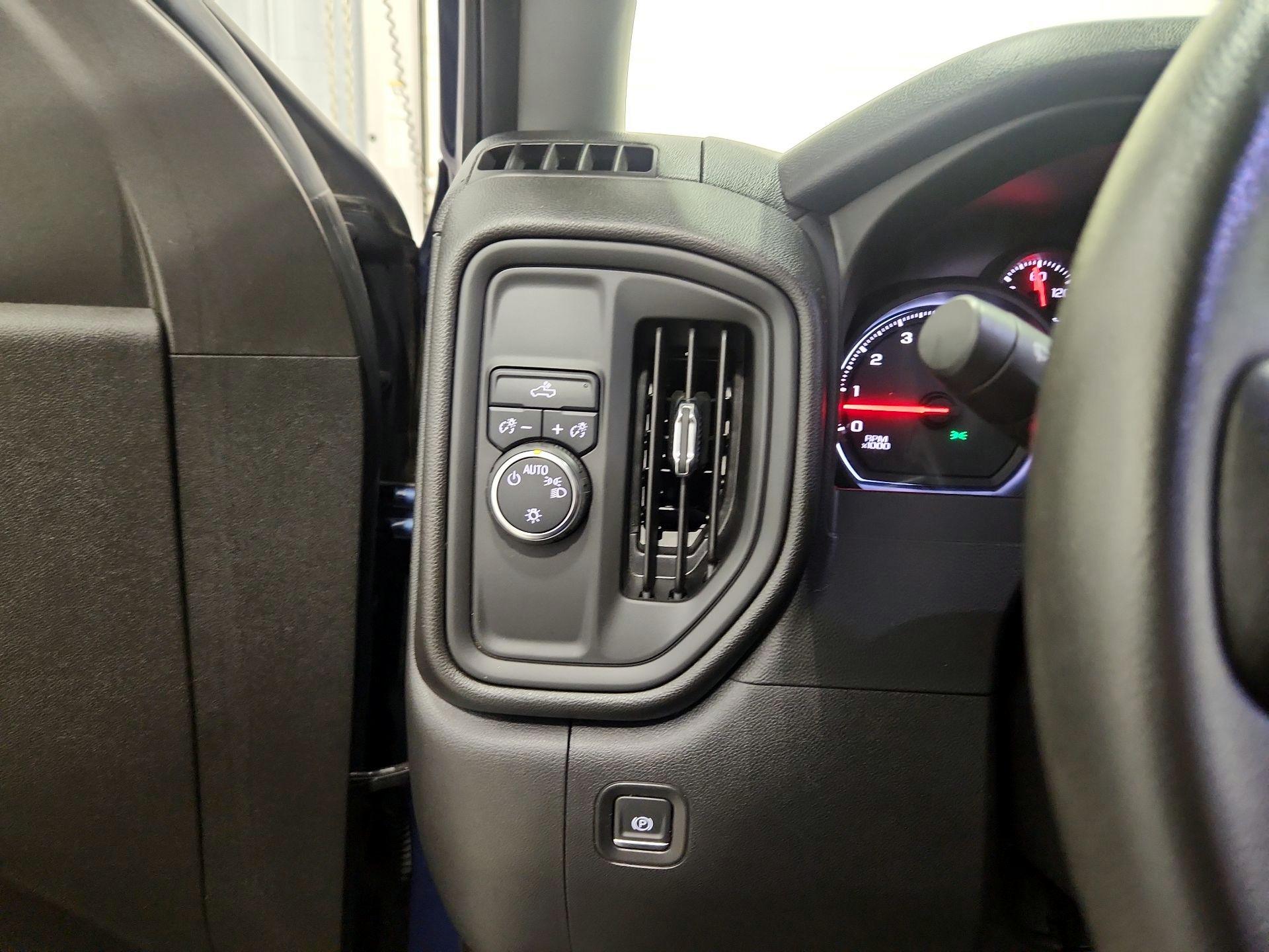 Thumbnail: 2019 Chevrolet Silverado 1500 - 13